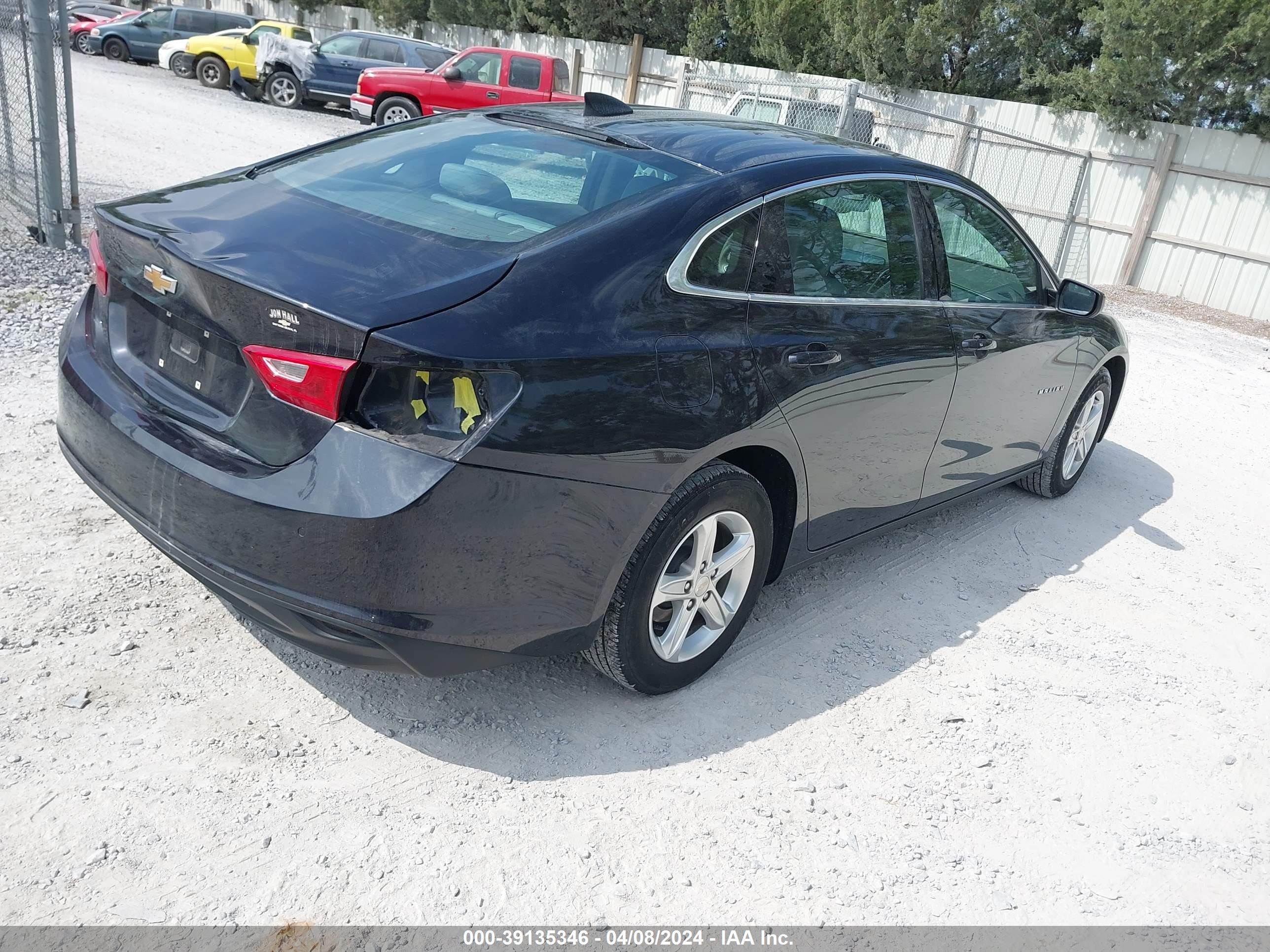 Photo 3 VIN: 1G1ZB5STXNF200029 - CHEVROLET MALIBU 