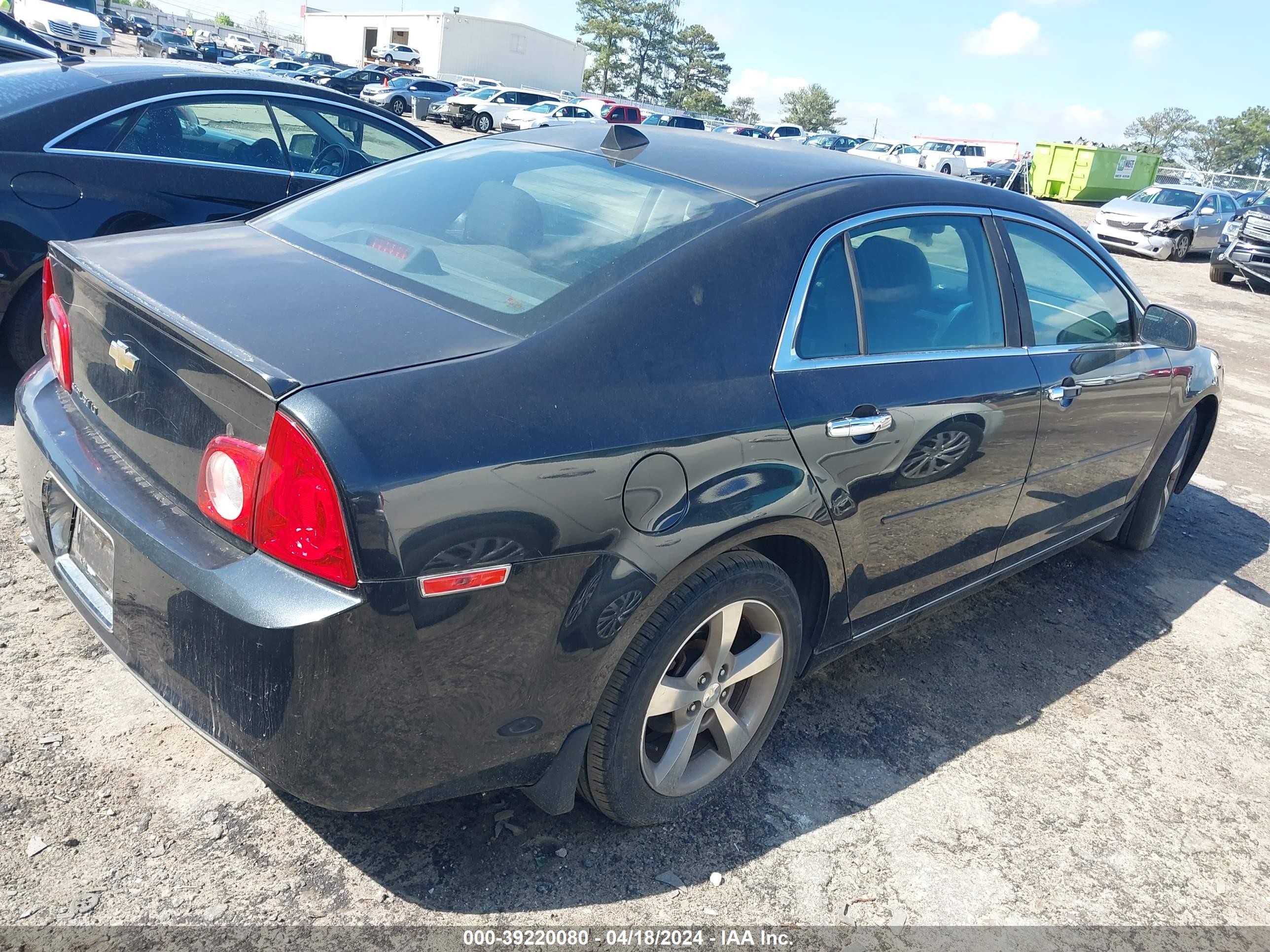 Photo 3 VIN: 1G1ZC5E00CF230880 - CHEVROLET MALIBU 