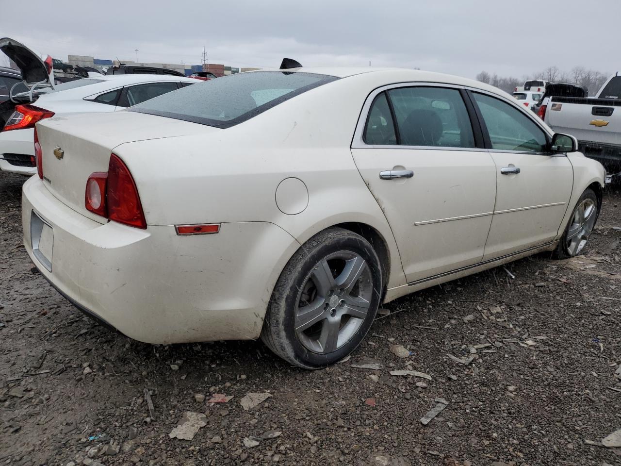 Photo 2 VIN: 1G1ZC5E03CF347546 - CHEVROLET MALIBU 