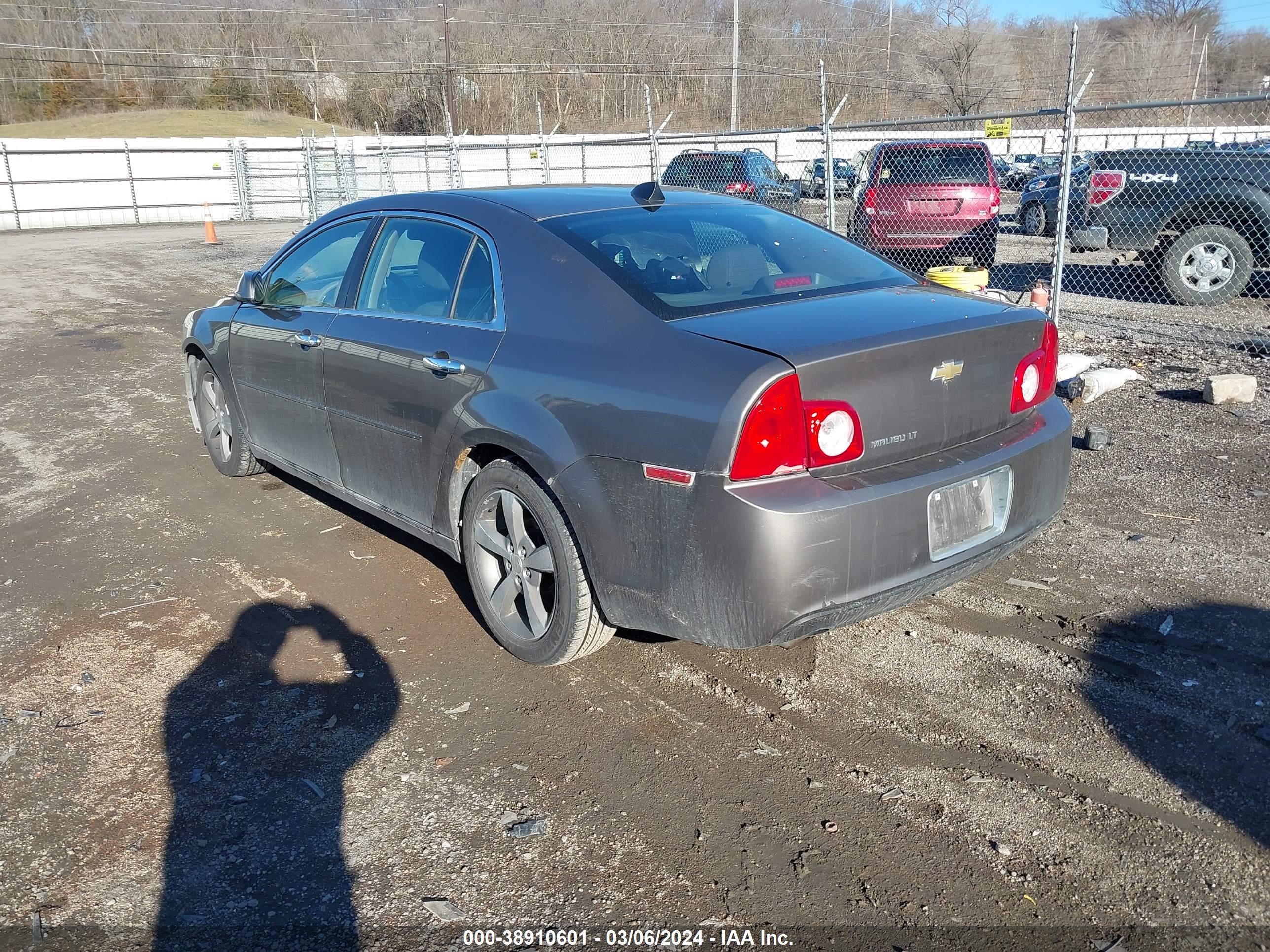 Photo 2 VIN: 1G1ZC5E04CF336975 - CHEVROLET MALIBU 