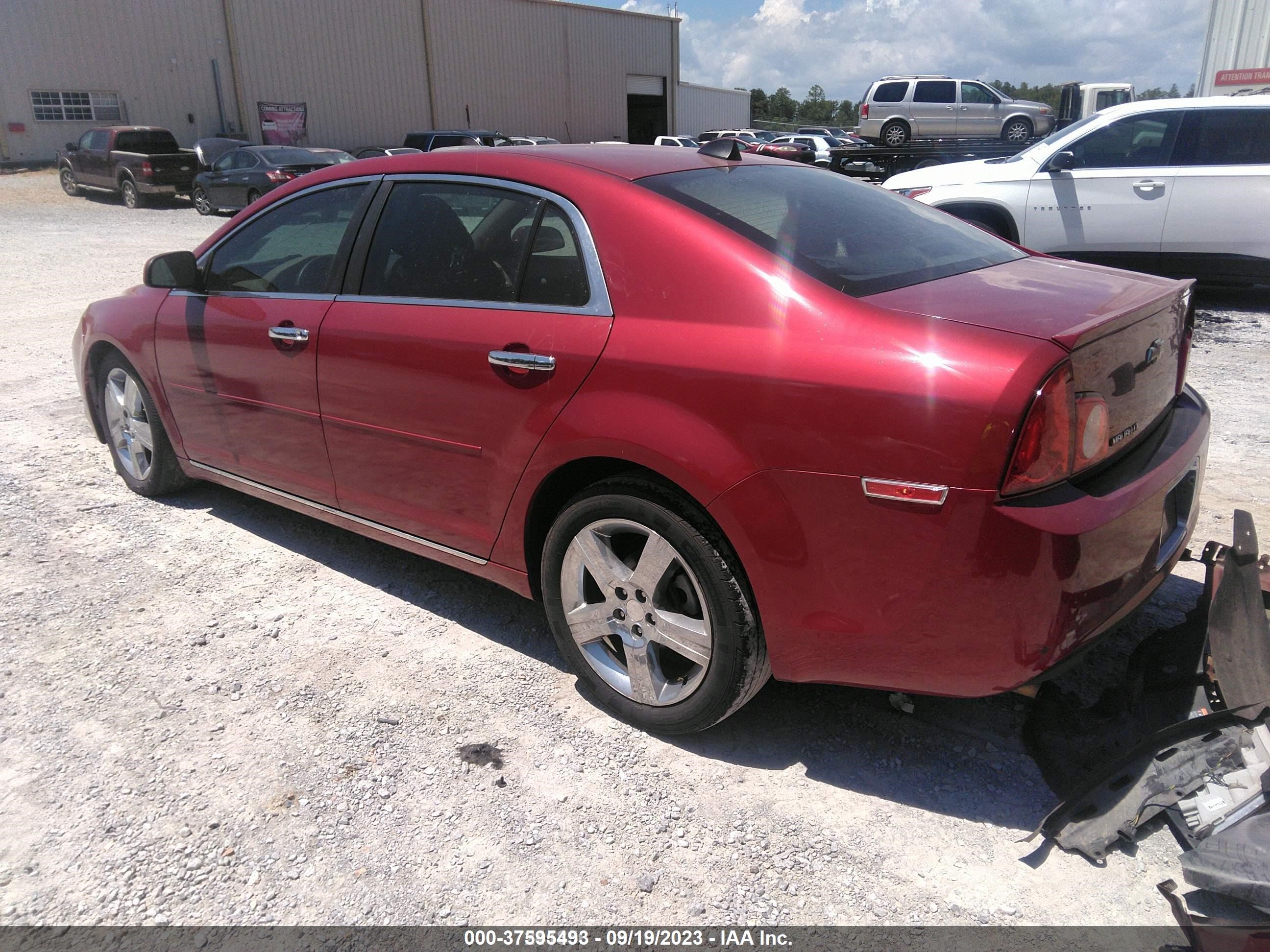 Photo 2 VIN: 1G1ZC5E05CF324995 - CHEVROLET MALIBU 