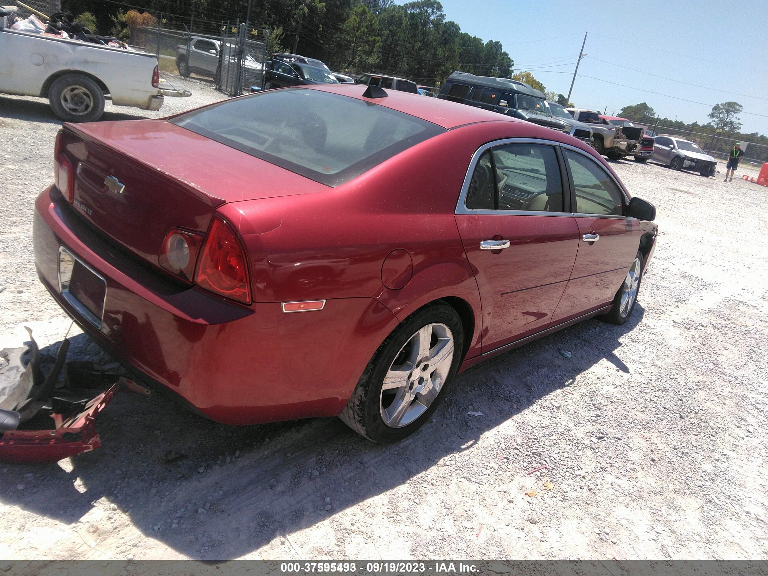 Photo 3 VIN: 1G1ZC5E05CF324995 - CHEVROLET MALIBU 