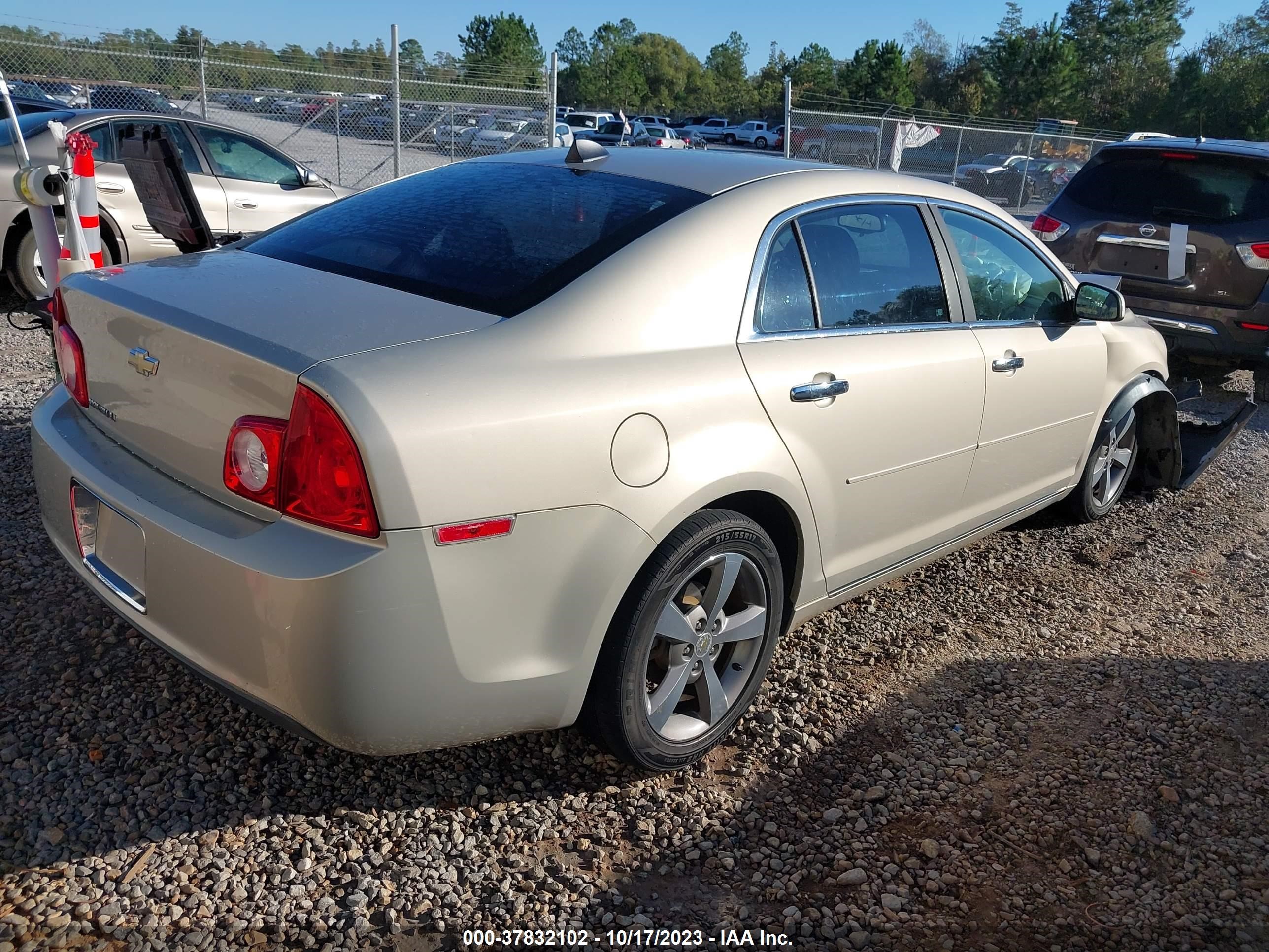 Photo 3 VIN: 1G1ZC5E08CF108137 - CHEVROLET MALIBU 