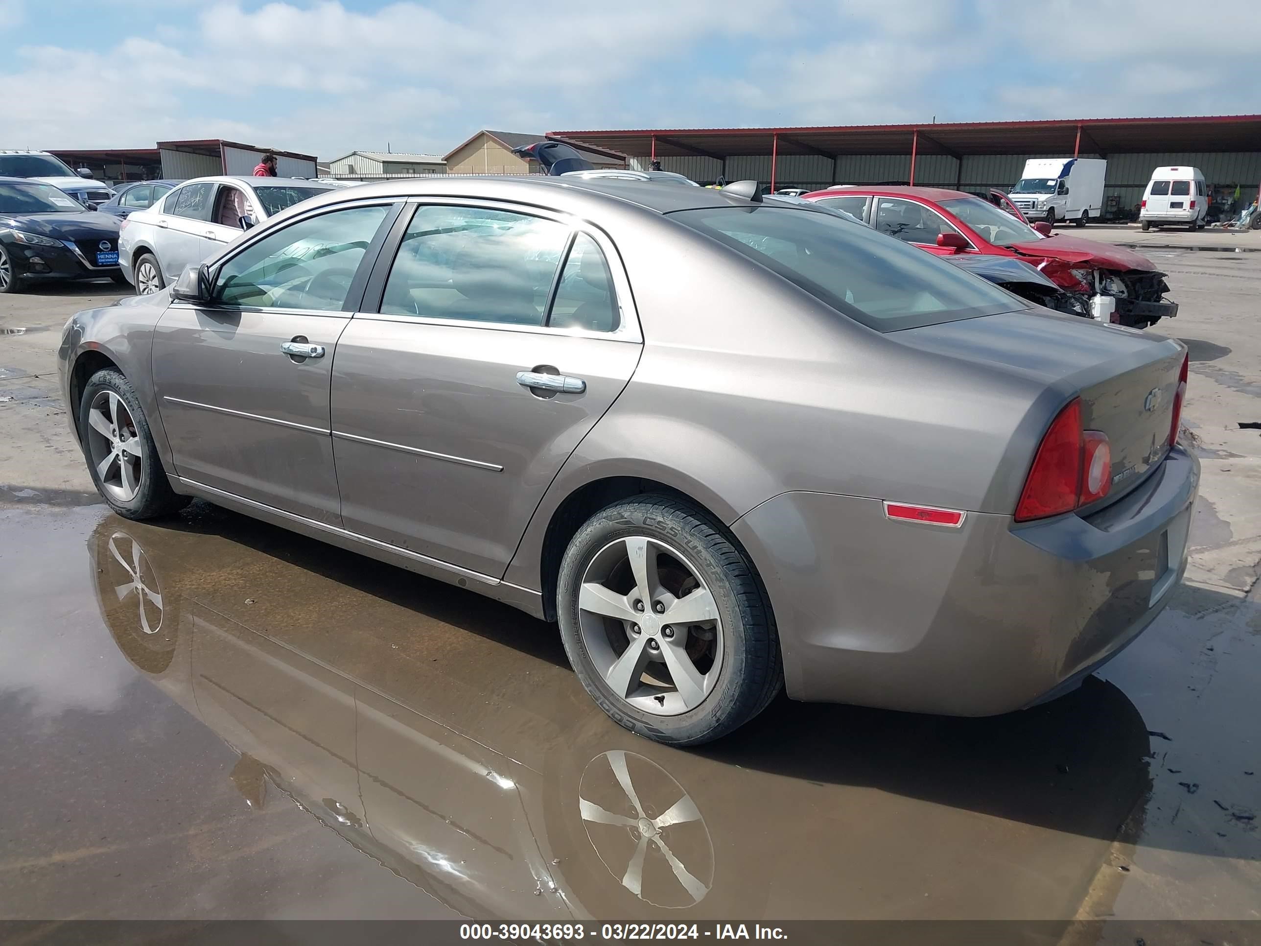 Photo 2 VIN: 1G1ZC5E08CF268194 - CHEVROLET MALIBU 