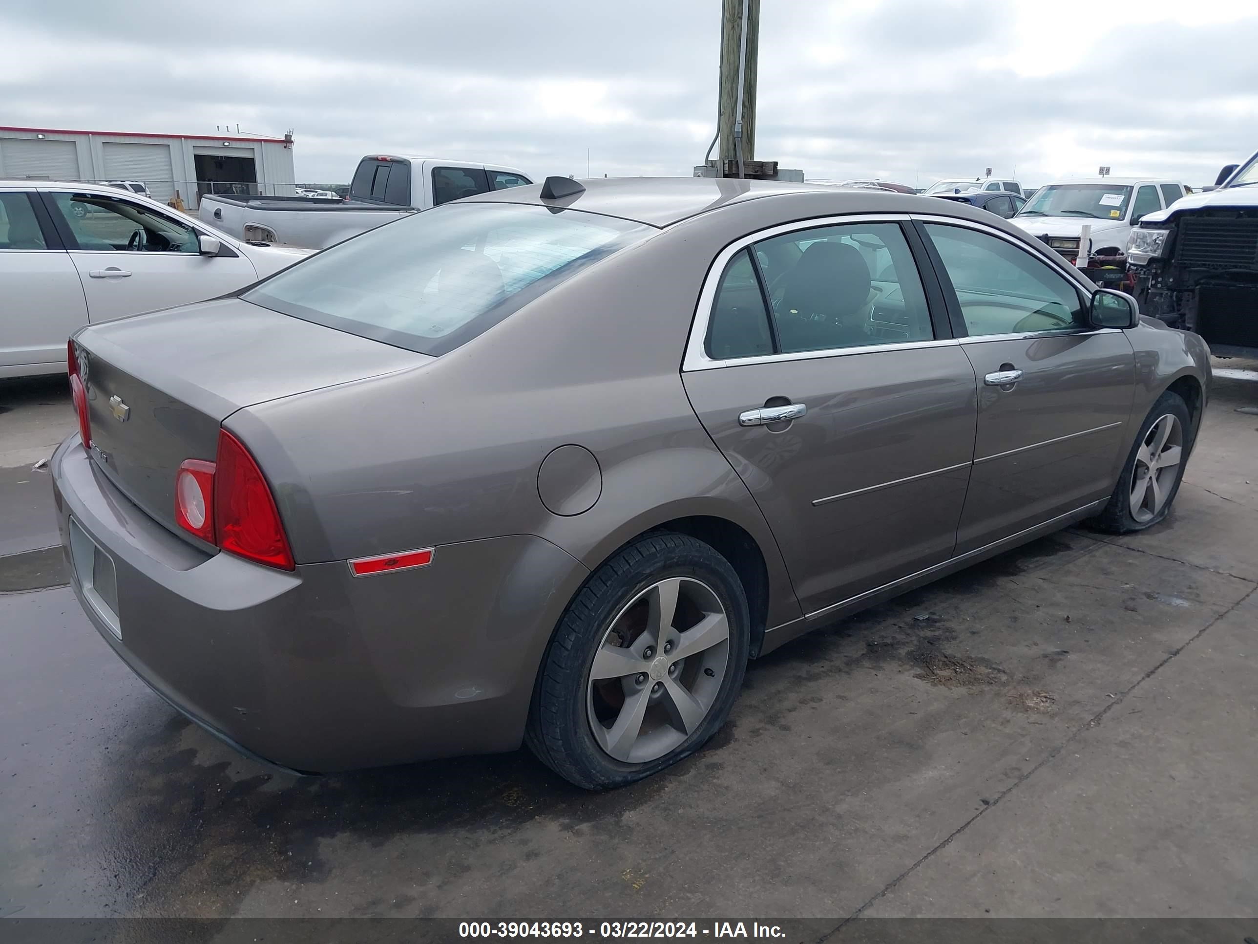 Photo 3 VIN: 1G1ZC5E08CF268194 - CHEVROLET MALIBU 