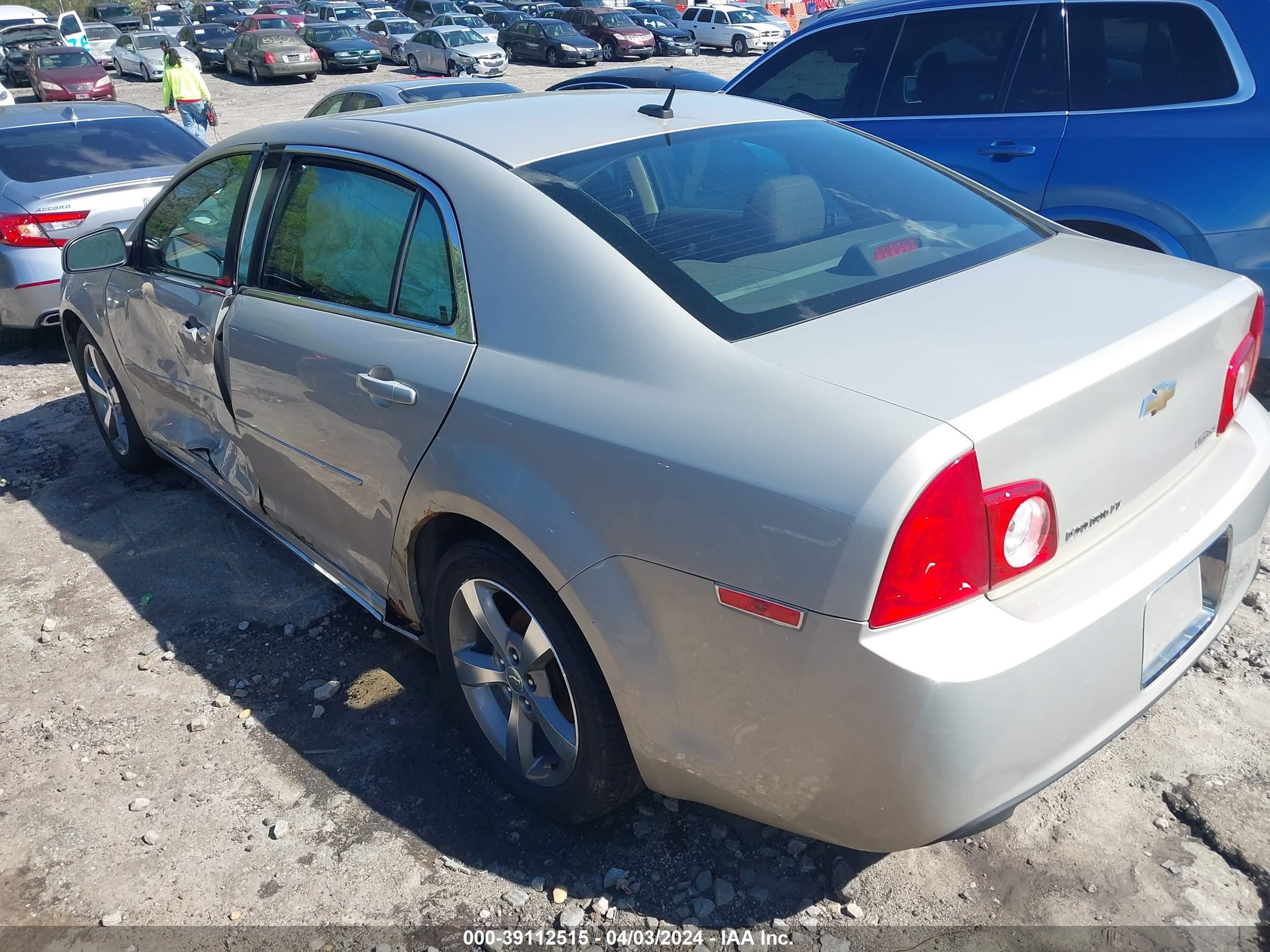 Photo 2 VIN: 1G1ZC5E10BF262820 - CHEVROLET MALIBU 