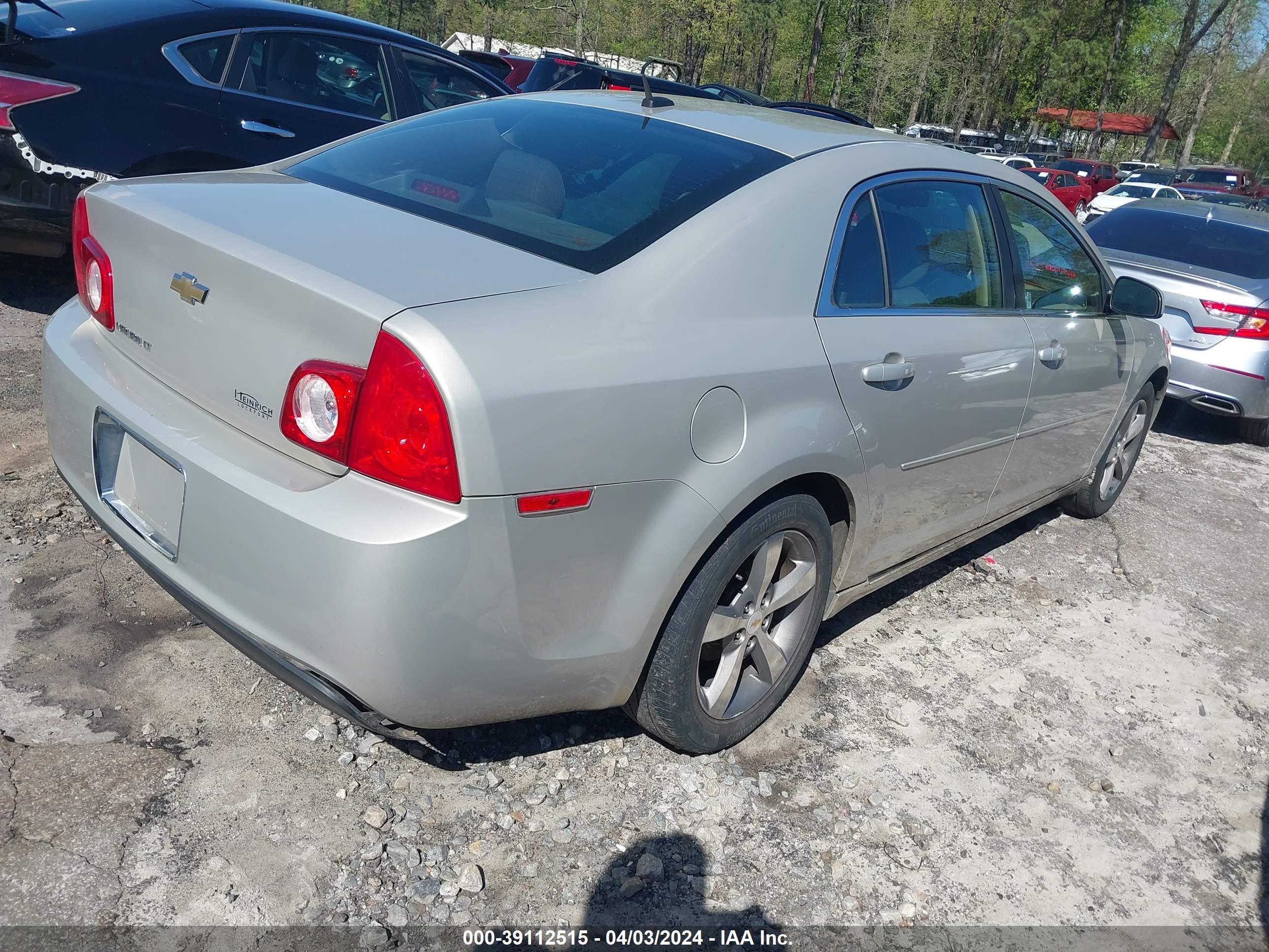 Photo 3 VIN: 1G1ZC5E10BF262820 - CHEVROLET MALIBU 