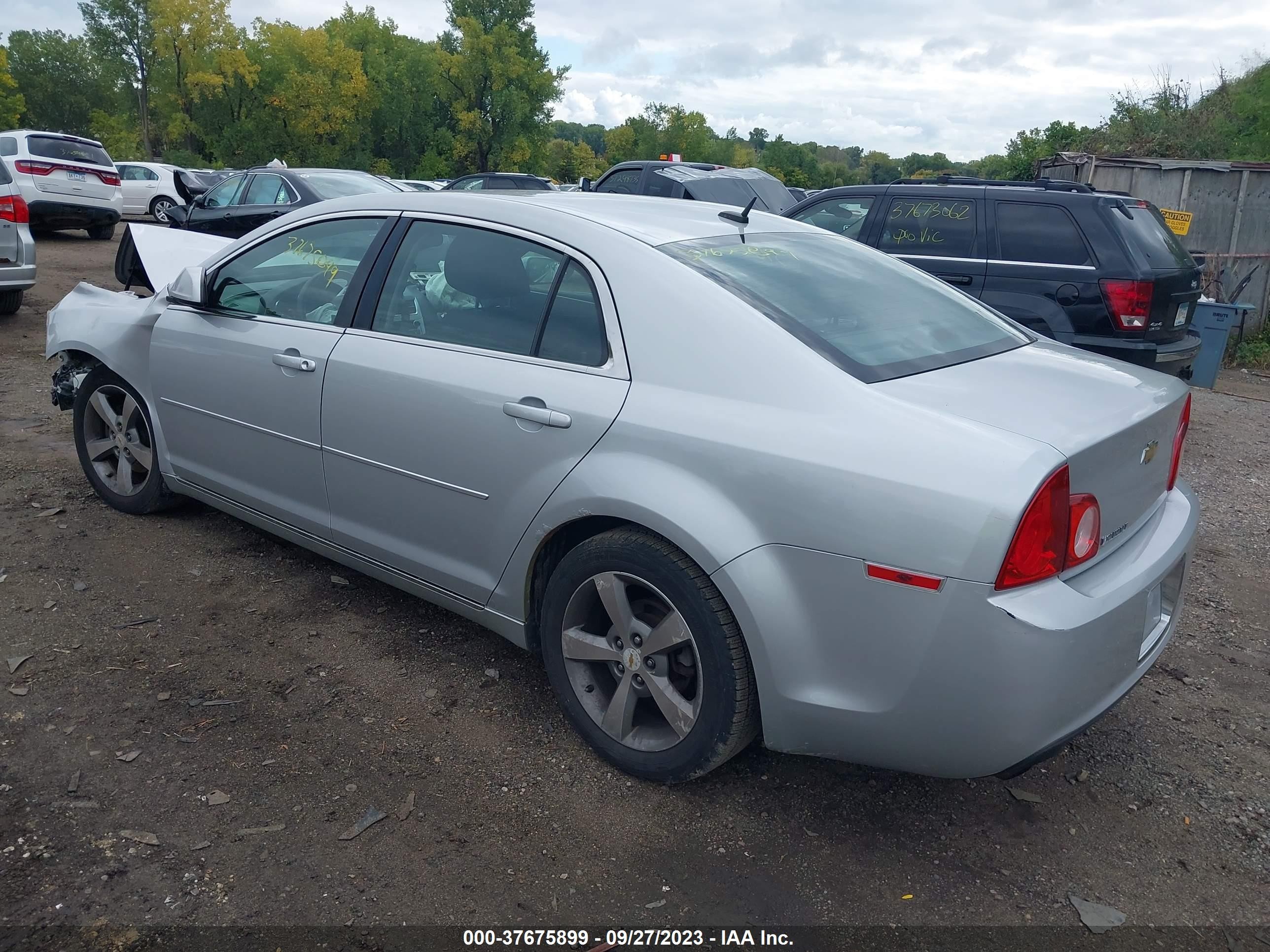 Photo 2 VIN: 1G1ZC5E12BF103510 - CHEVROLET MALIBU 