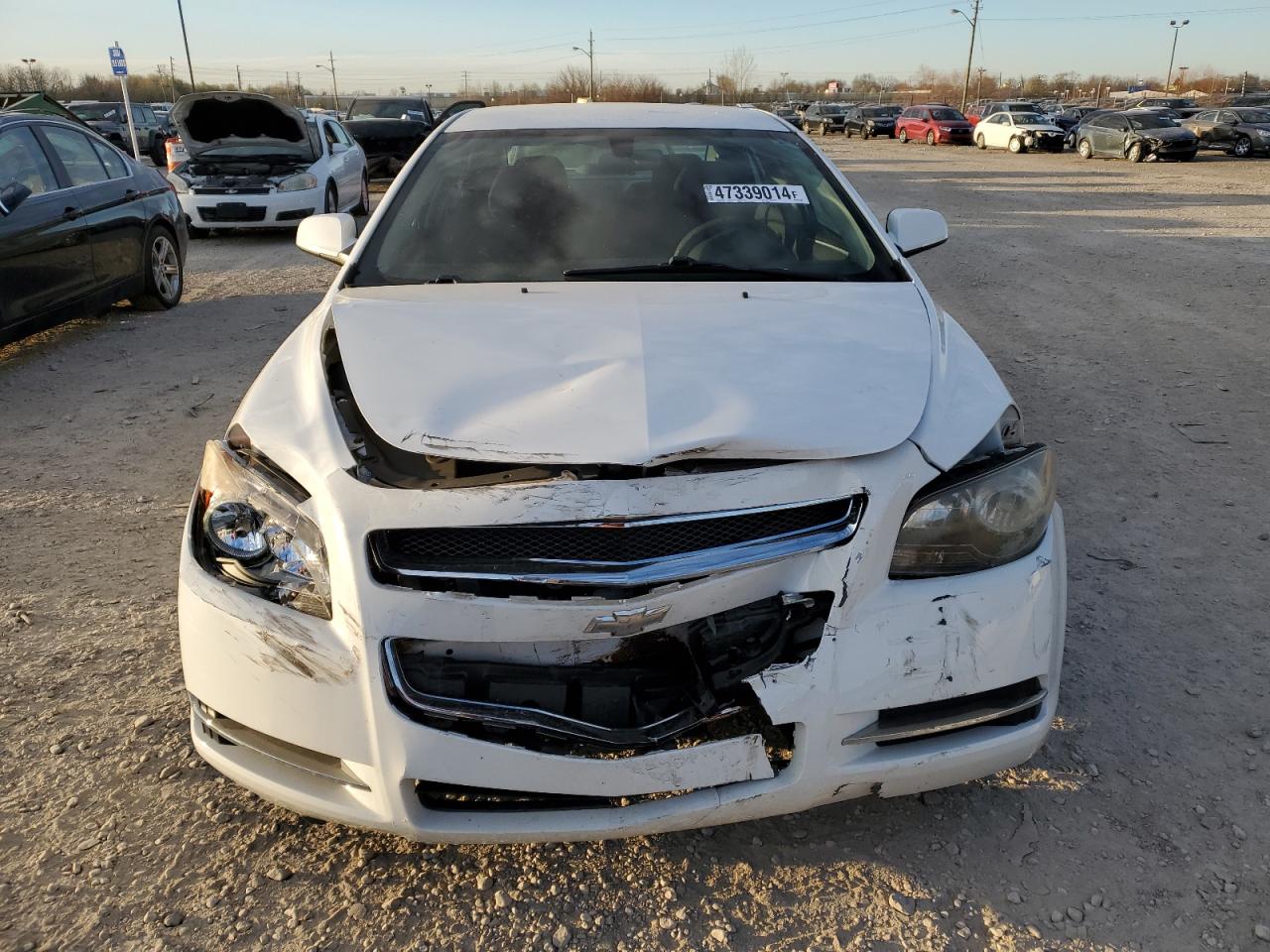 Photo 4 VIN: 1G1ZC5E1XBF120748 - CHEVROLET MALIBU 