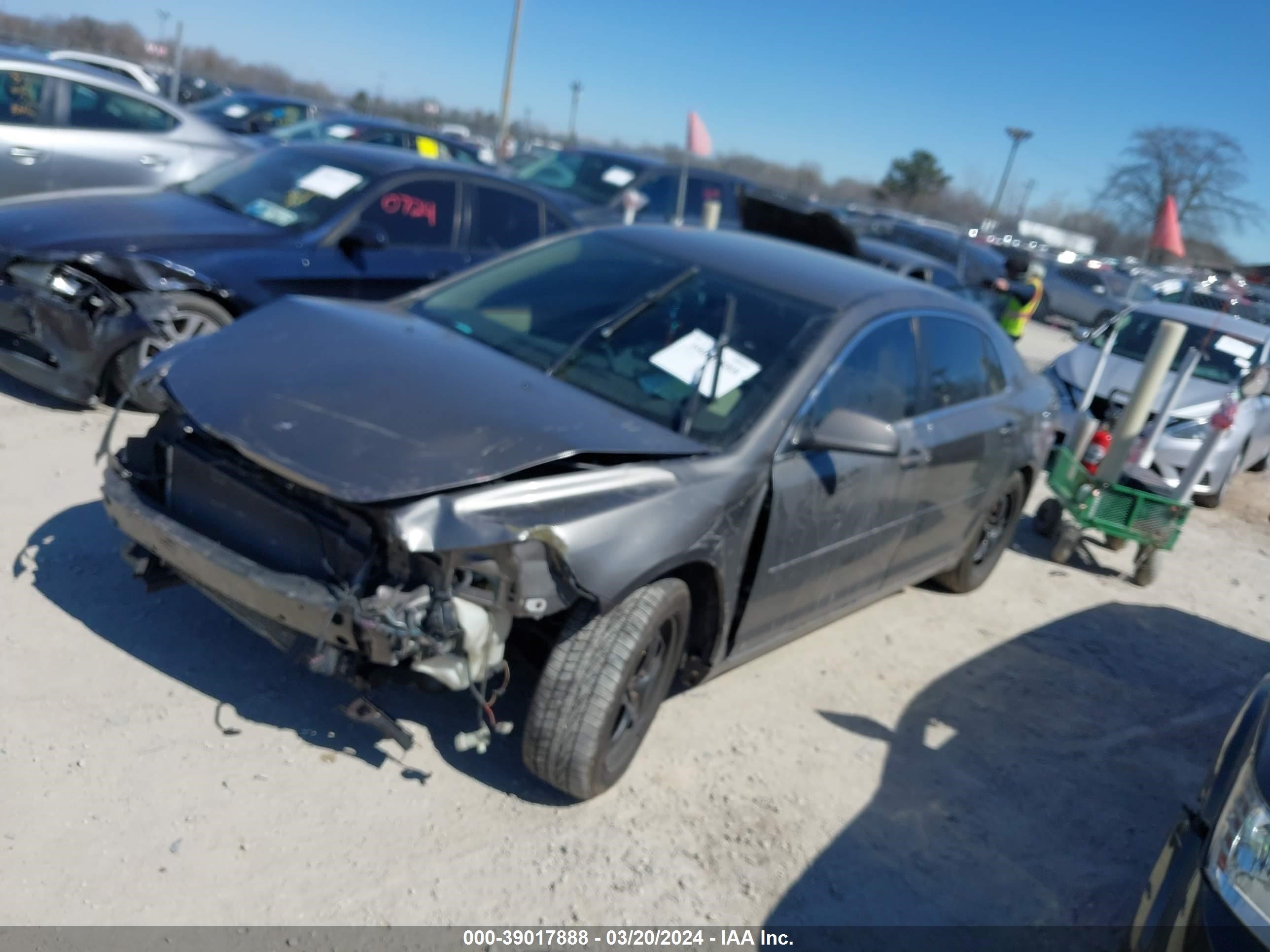 Photo 1 VIN: 1G1ZC5EB0A4120325 - CHEVROLET MALIBU 