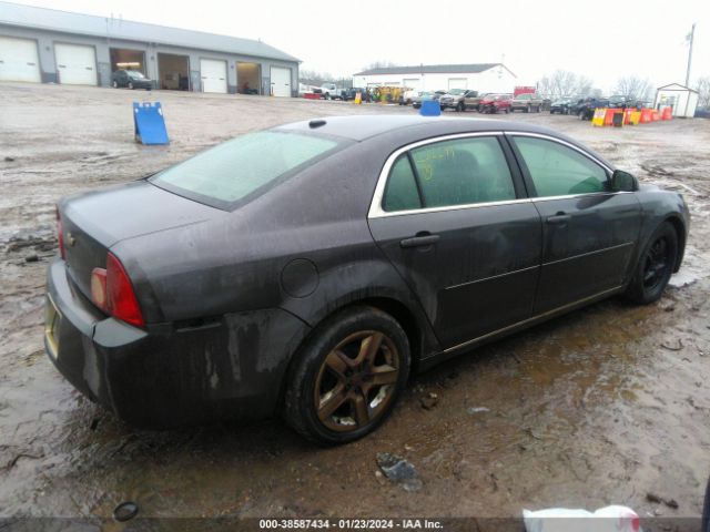 Photo 3 VIN: 1G1ZC5EB4A4111143 - CHEVROLET MALIBU 