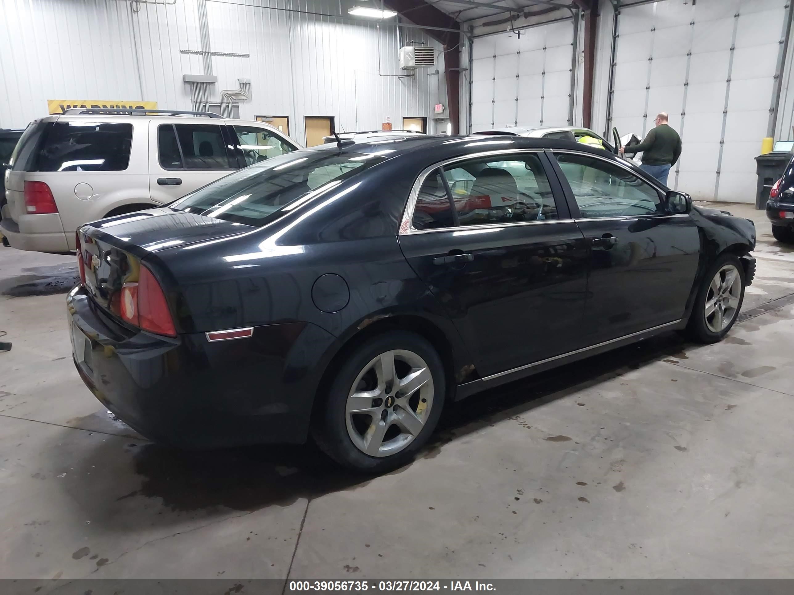 Photo 3 VIN: 1G1ZC5EB4AF210064 - CHEVROLET MALIBU 