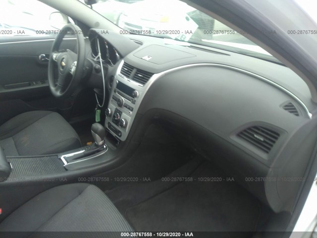 Photo 4 VIN: 1G1ZC5EB5AF217704 - CHEVROLET MALIBU 