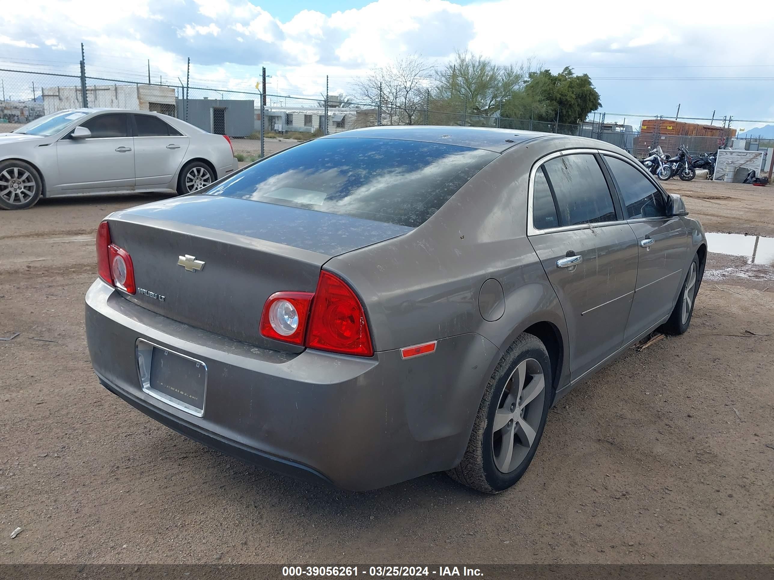 Photo 3 VIN: 1G1ZC5EU8CF252810 - CHEVROLET MALIBU 