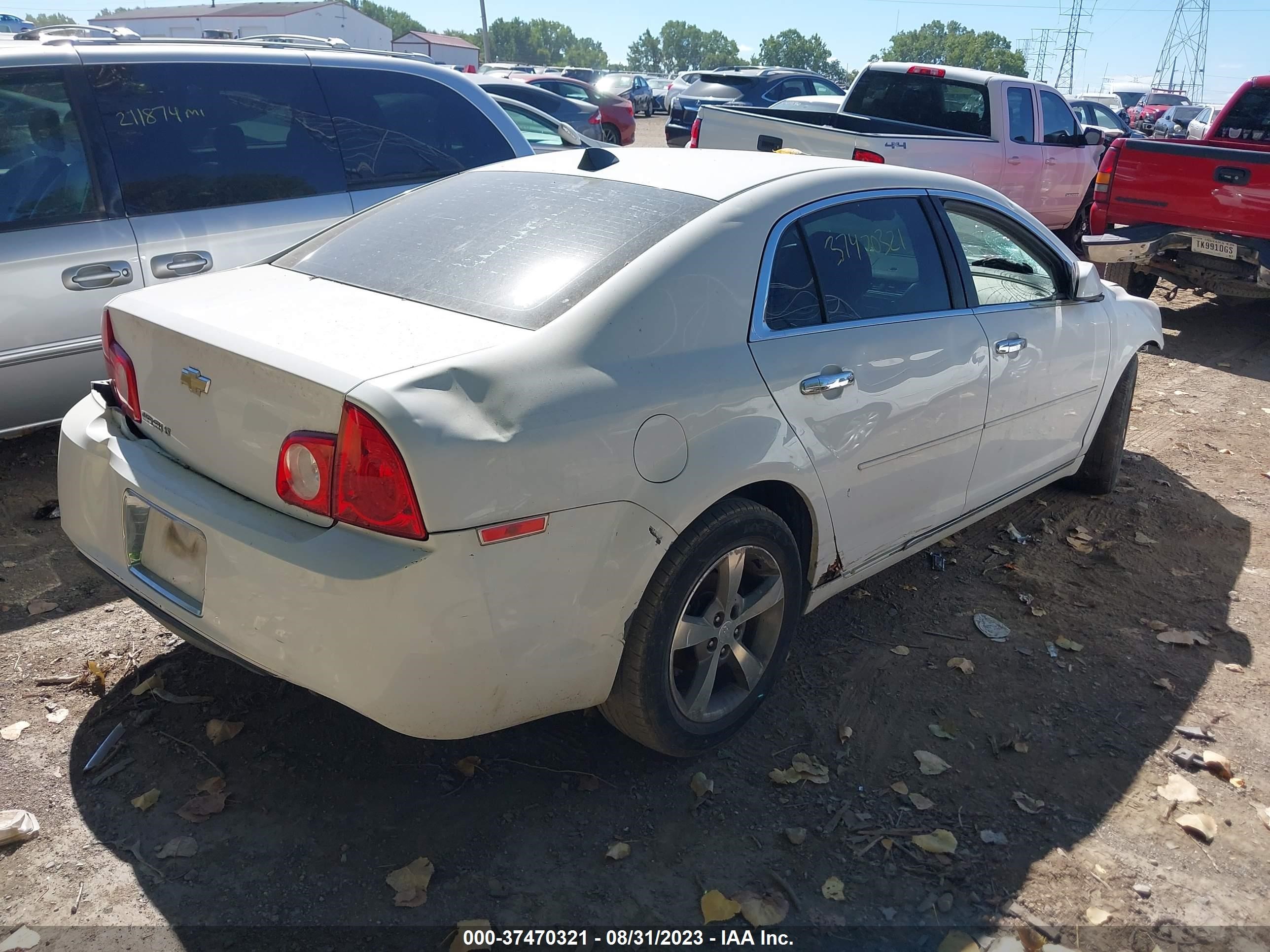 Photo 3 VIN: 1G1ZC5EU9CF393384 - CHEVROLET MALIBU 