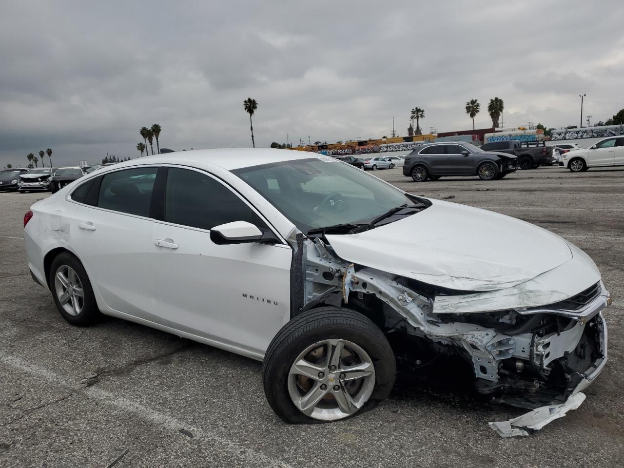 Photo 3 VIN: 1G1ZC5ST3PF146850 - CHEVROLET MALIBU 