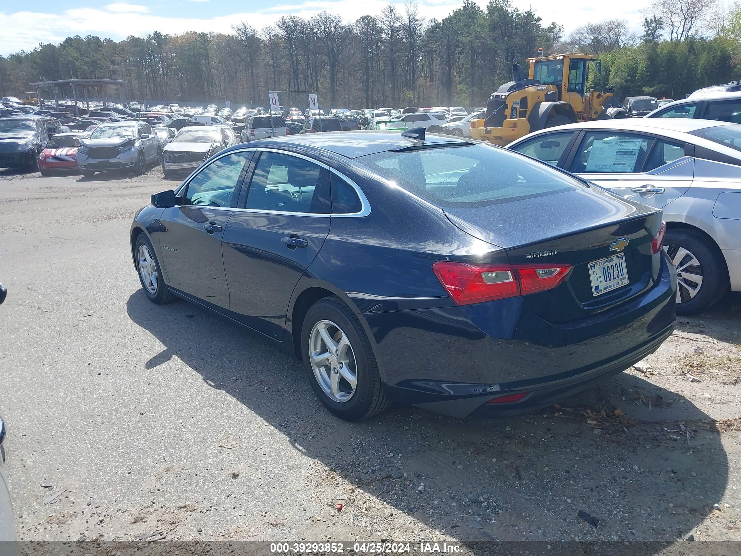 Photo 2 VIN: 1G1ZC5ST6HF240111 - CHEVROLET MALIBU 