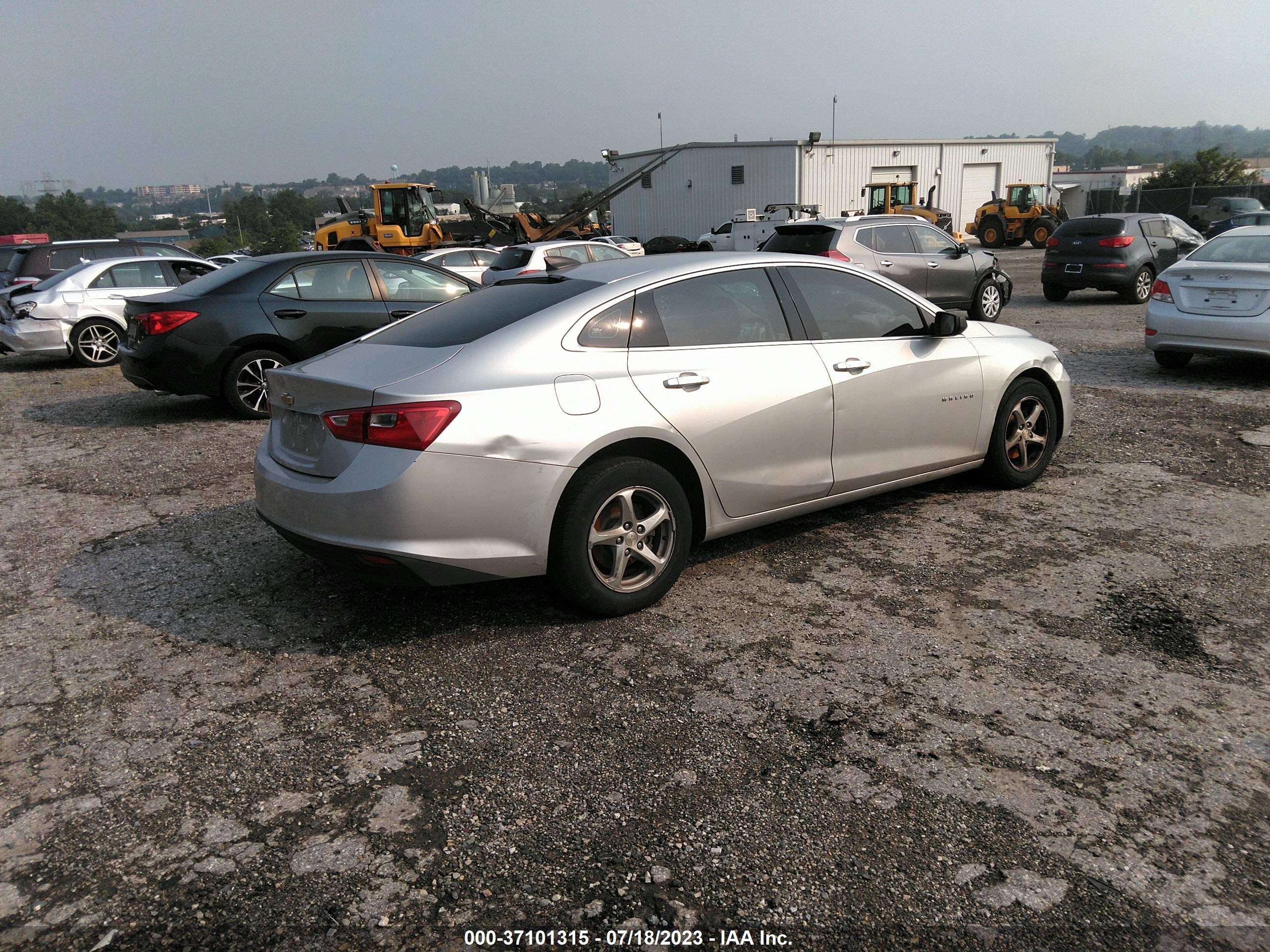 Photo 3 VIN: 1G1ZC5ST9JF115951 - CHEVROLET MALIBU 