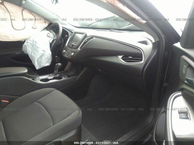 Photo 4 VIN: 1G1ZC5ST9JF210624 - CHEVROLET MALIBU 