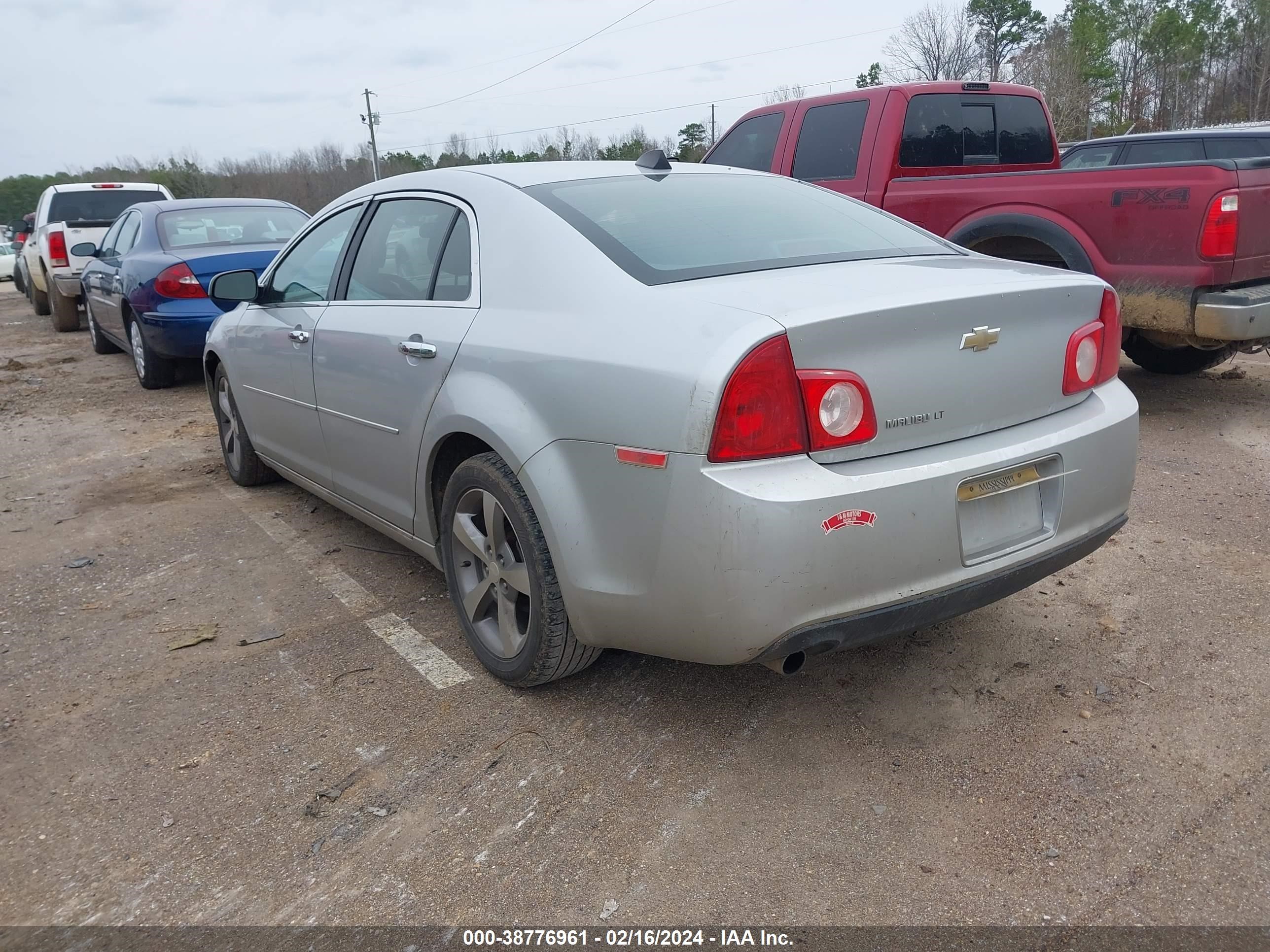 Photo 2 VIN: 1G1ZD5E02CF361600 - CHEVROLET MALIBU 