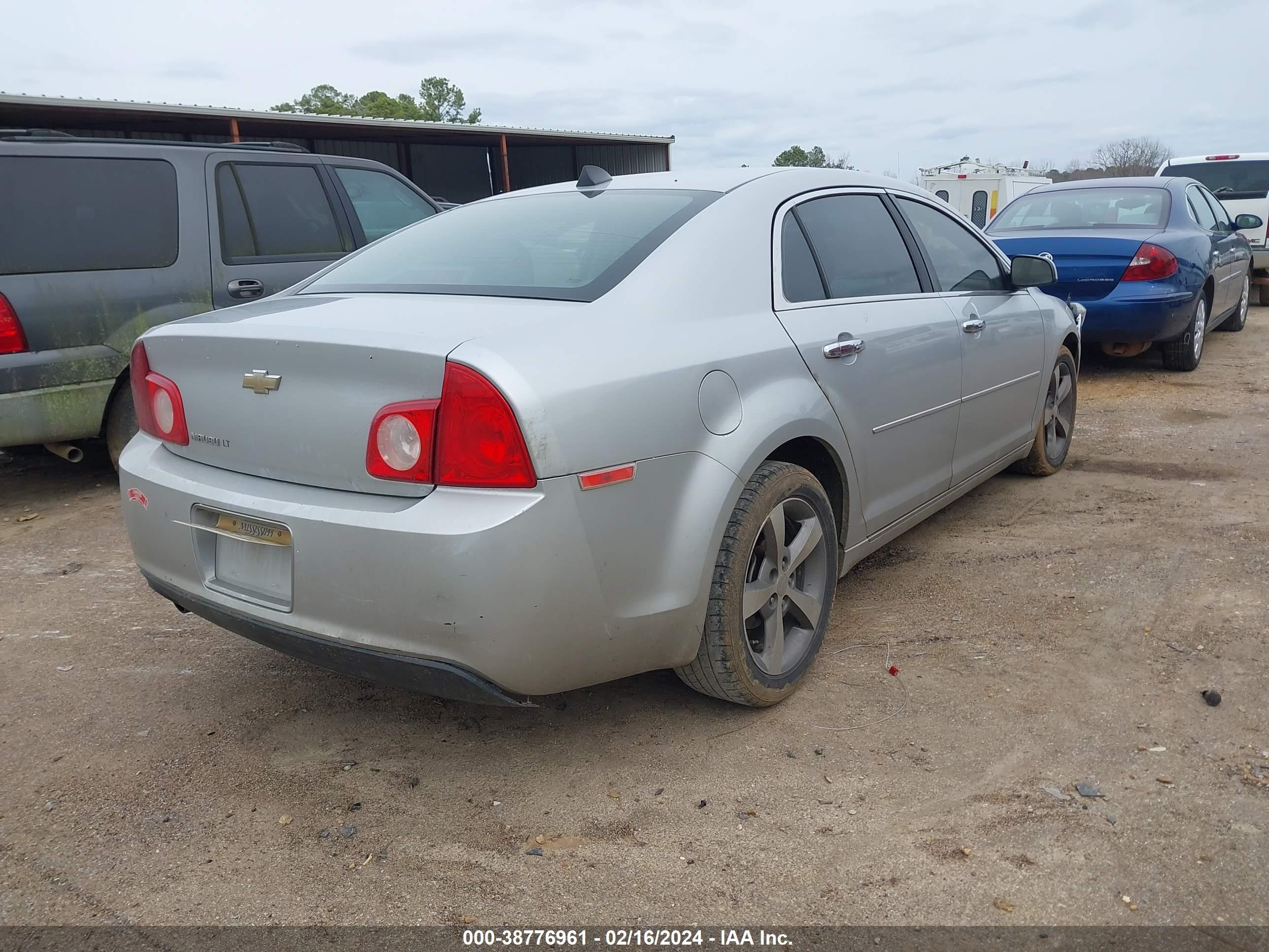 Photo 3 VIN: 1G1ZD5E02CF361600 - CHEVROLET MALIBU 