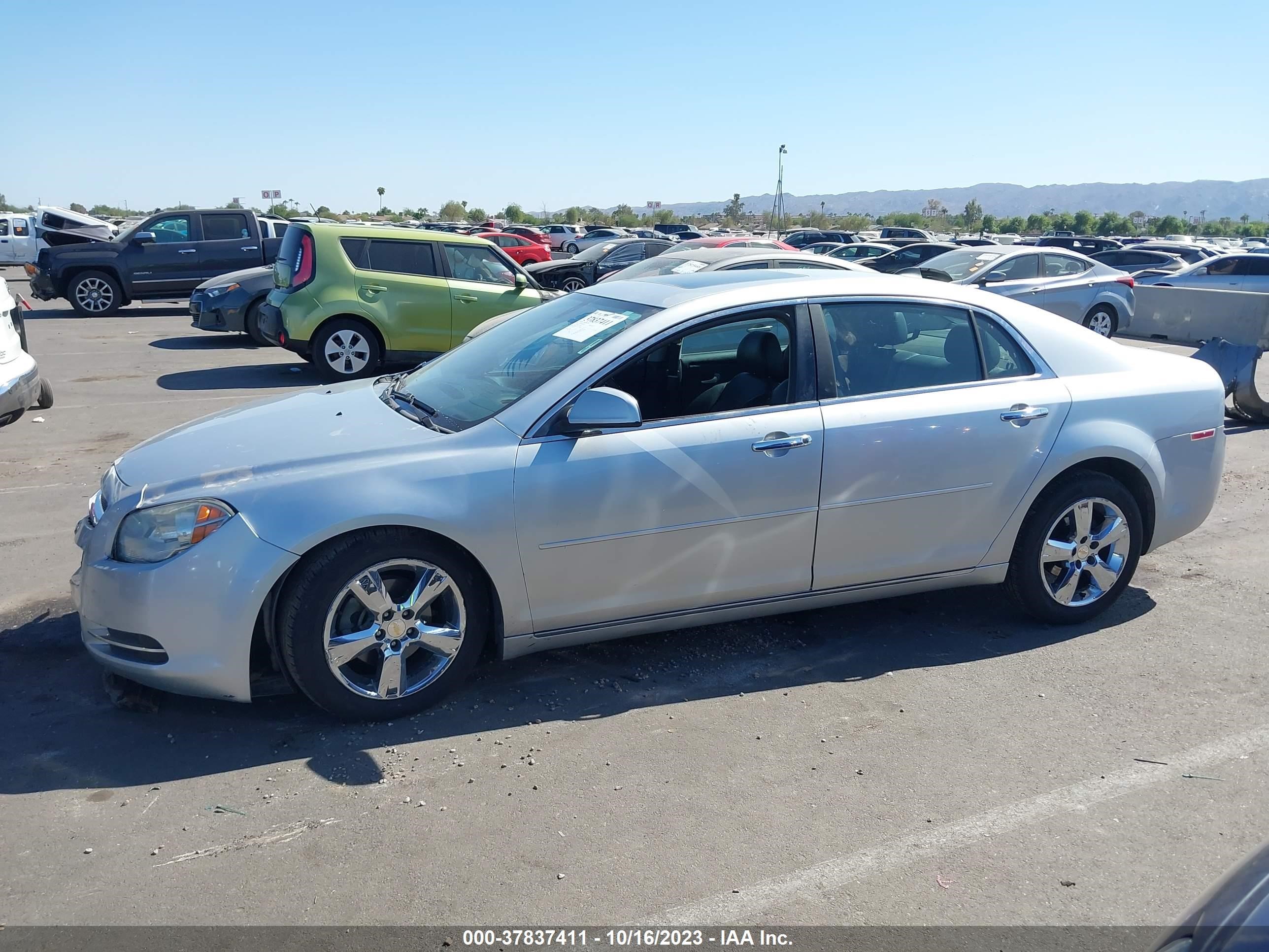 Photo 13 VIN: 1G1ZD5E0XCF117032 - CHEVROLET MALIBU 