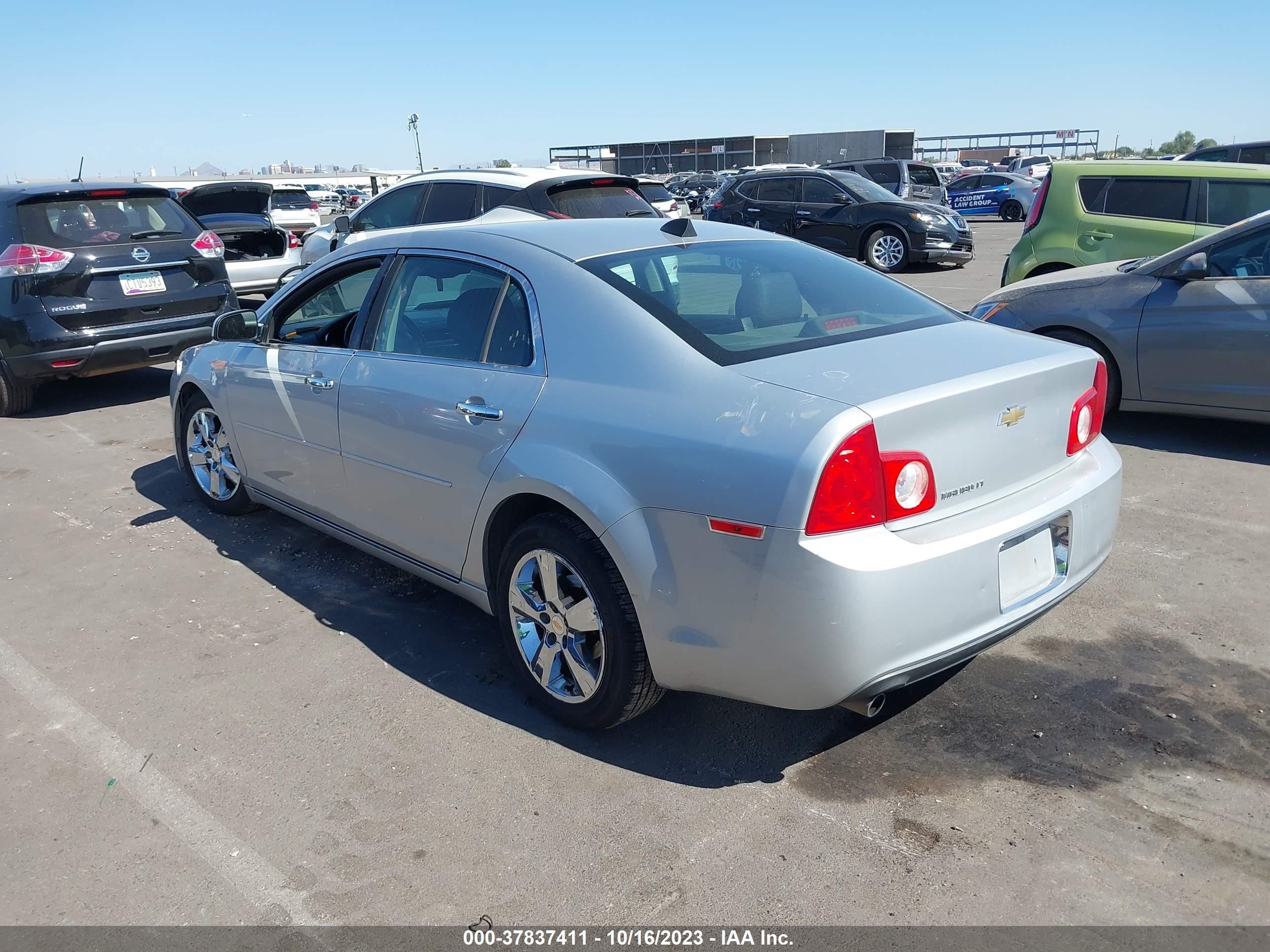 Photo 2 VIN: 1G1ZD5E0XCF117032 - CHEVROLET MALIBU 