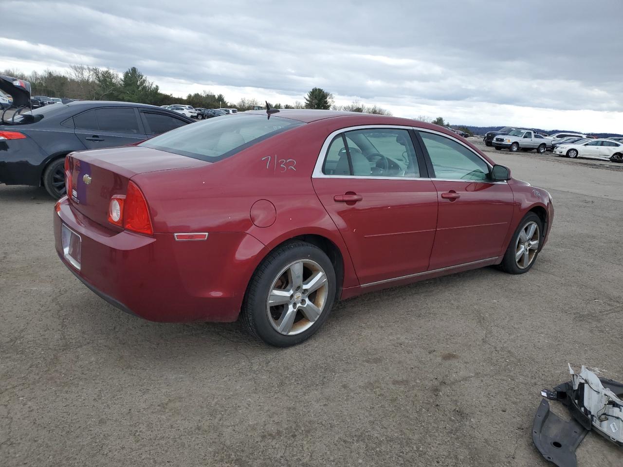 Photo 2 VIN: 1G1ZD5E10BF206910 - CHEVROLET MALIBU 