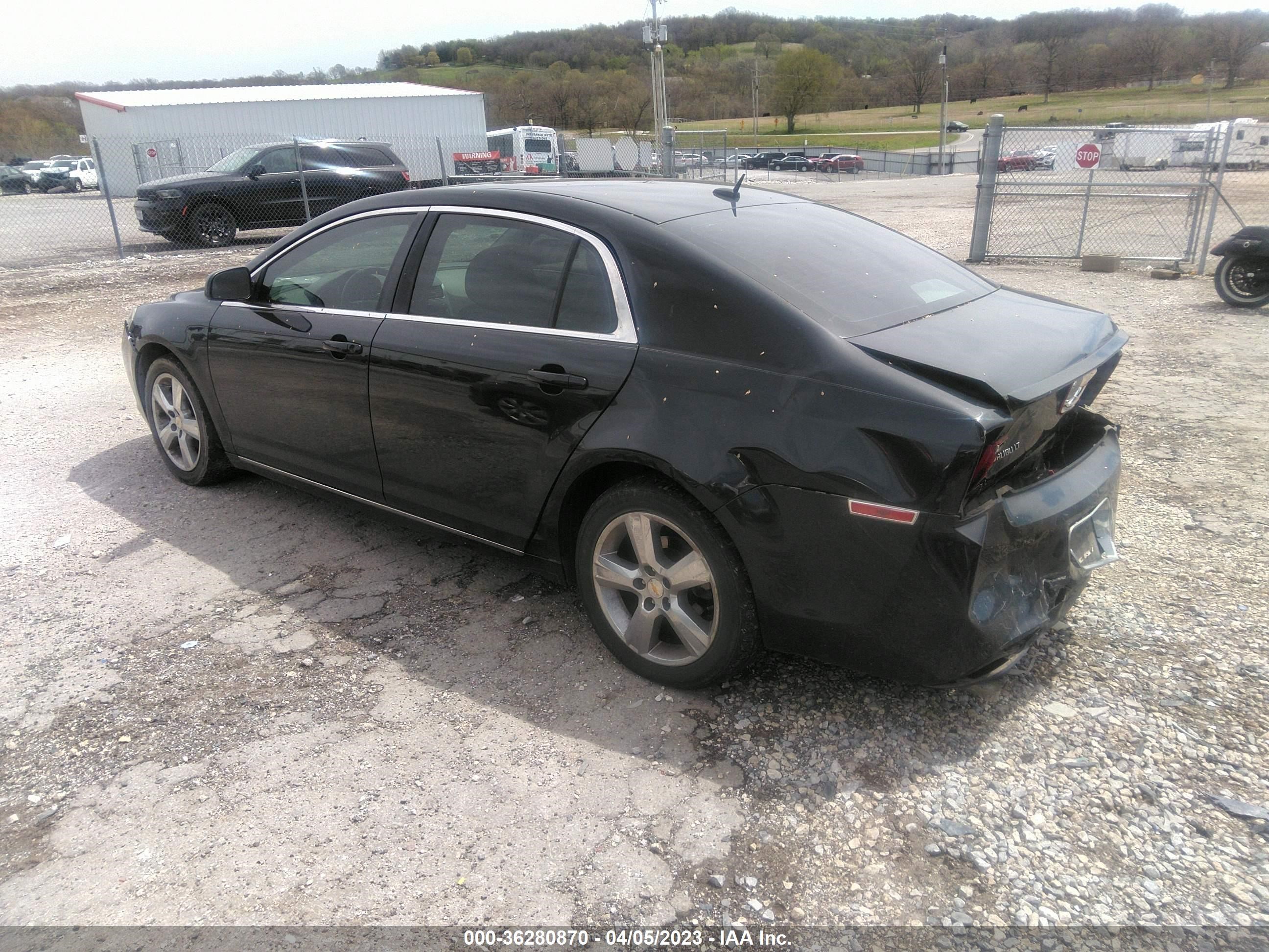 Photo 2 VIN: 1G1ZD5E17BF187188 - CHEVROLET MALIBU 