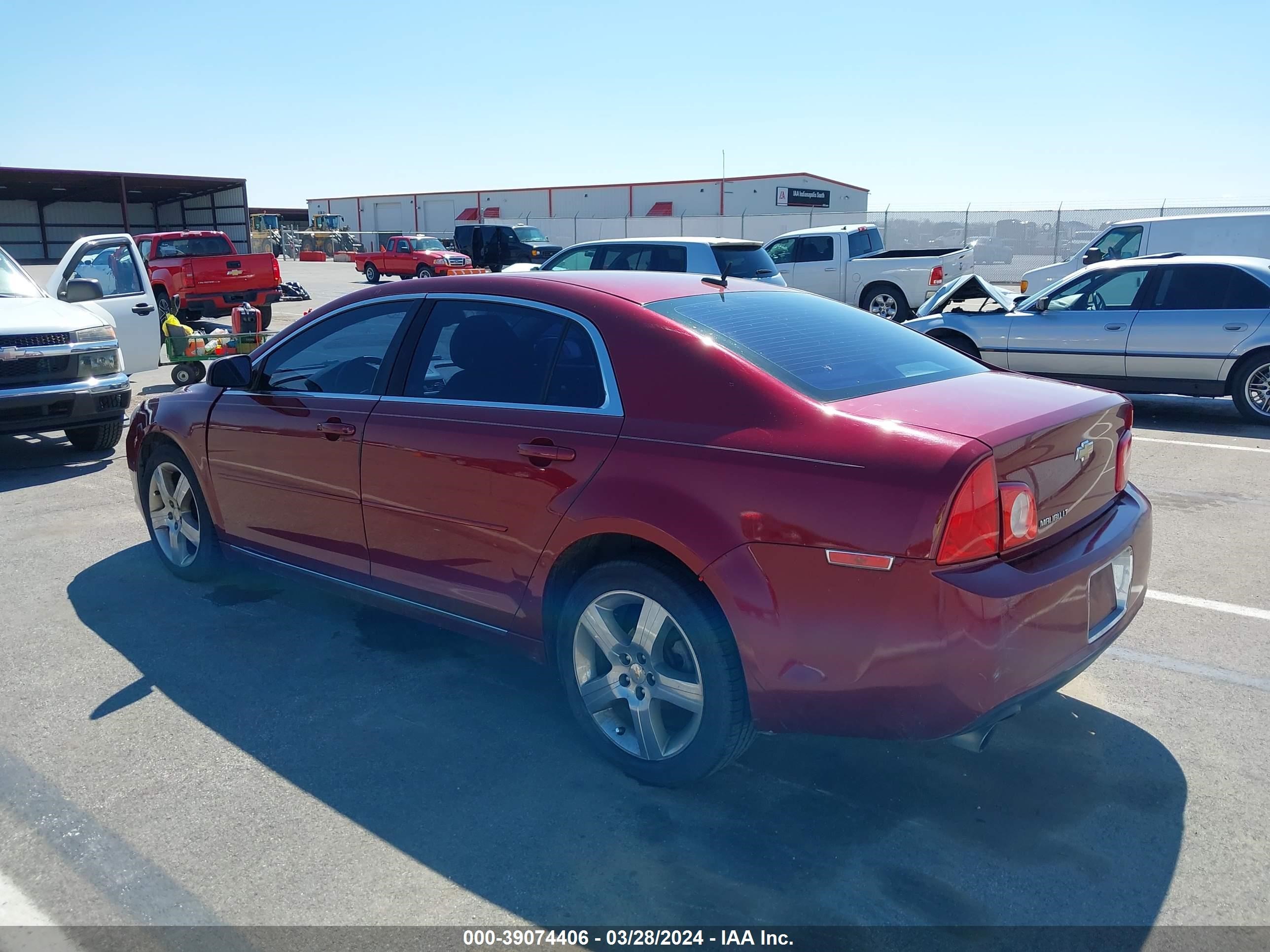 Photo 2 VIN: 1G1ZD5E71BF303733 - CHEVROLET MALIBU 