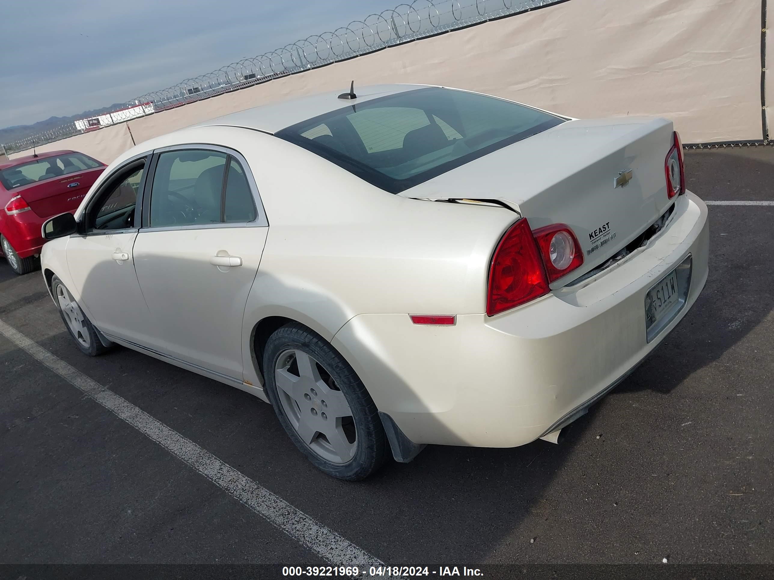 Photo 2 VIN: 1G1ZD5E75A4111998 - CHEVROLET MALIBU 