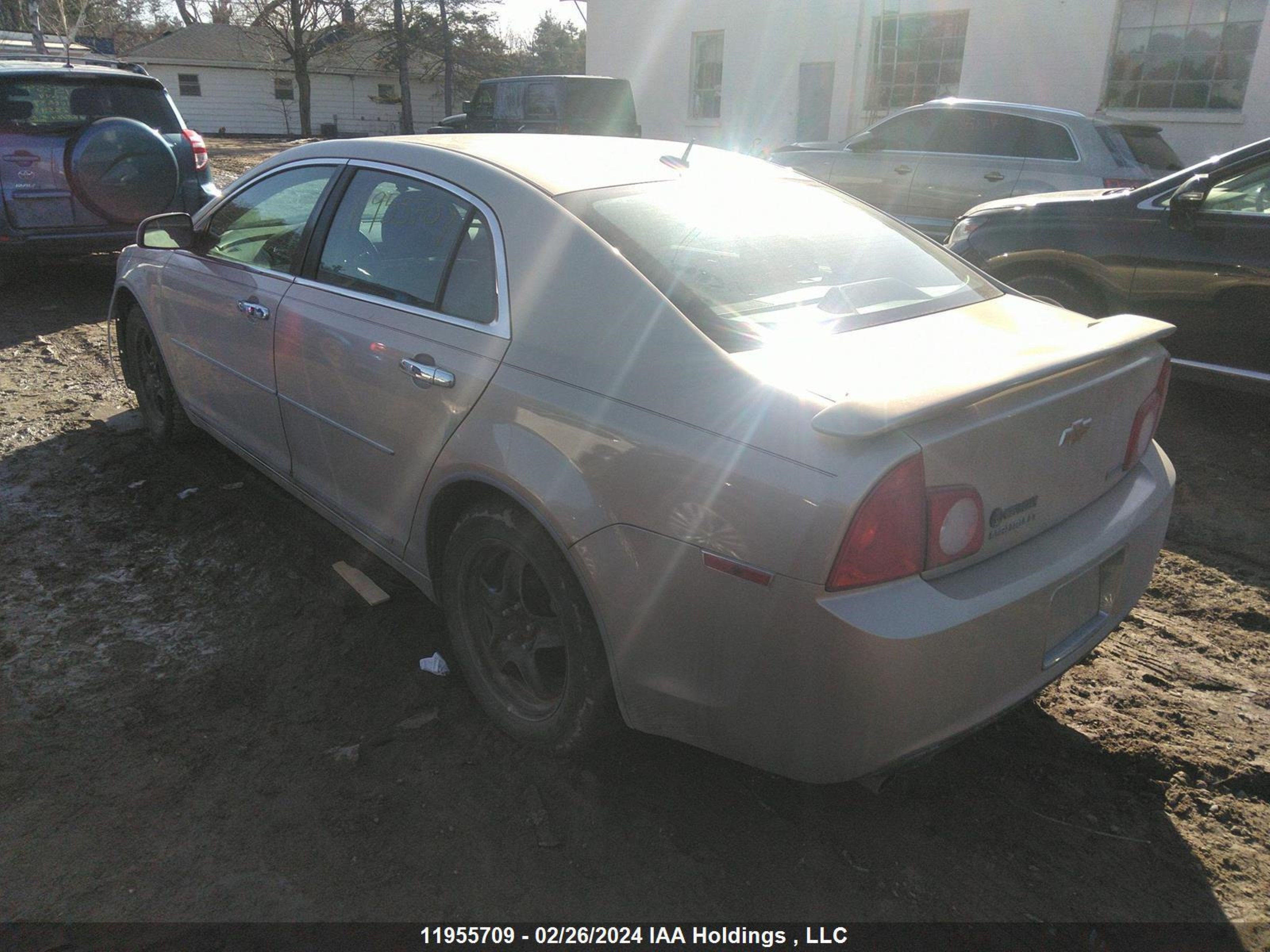 Photo 2 VIN: 1G1ZD5EU1BF215092 - CHEVROLET MALIBU 