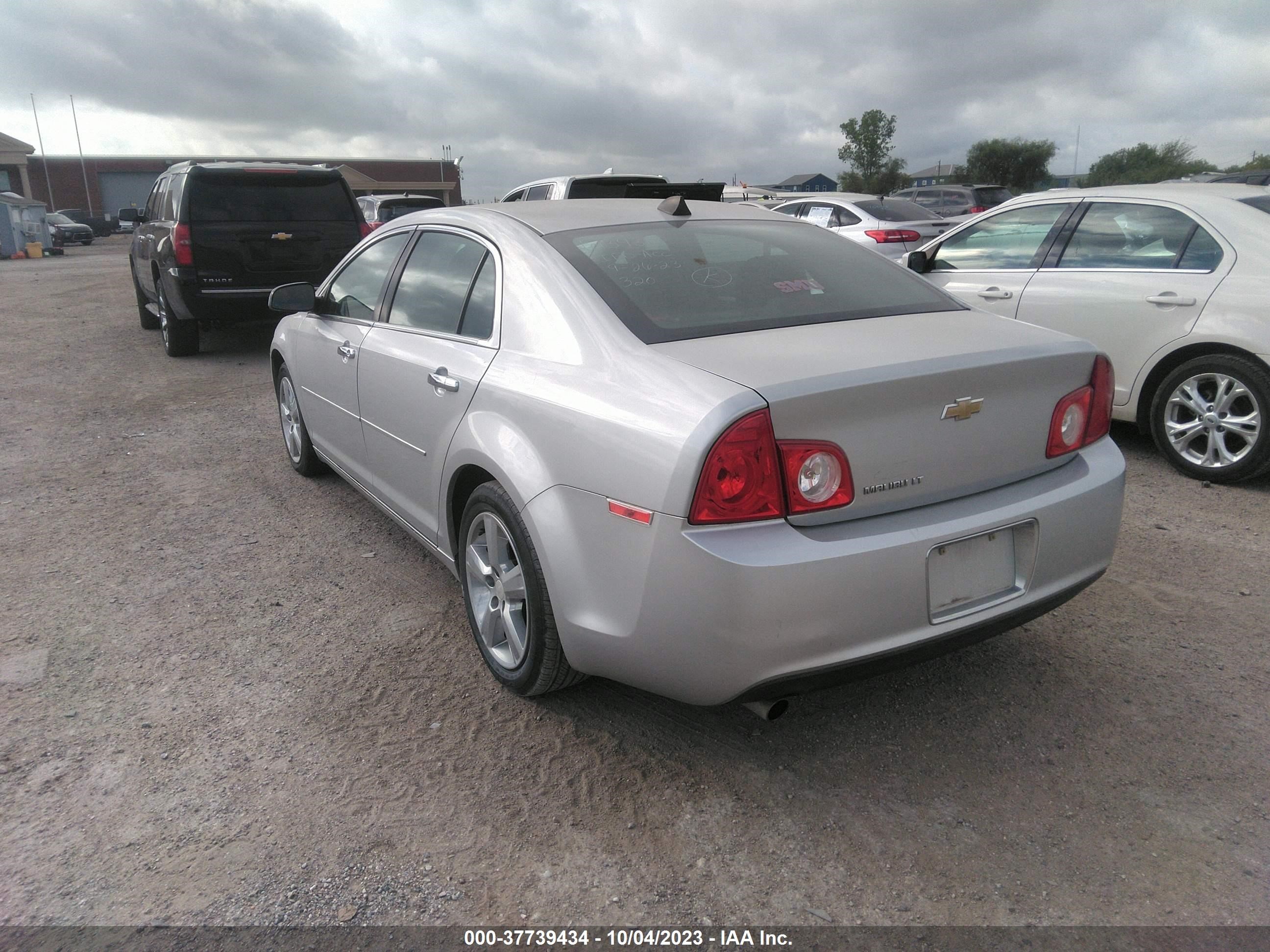 Photo 2 VIN: 1G1ZD5EU1CF377368 - CHEVROLET MALIBU 