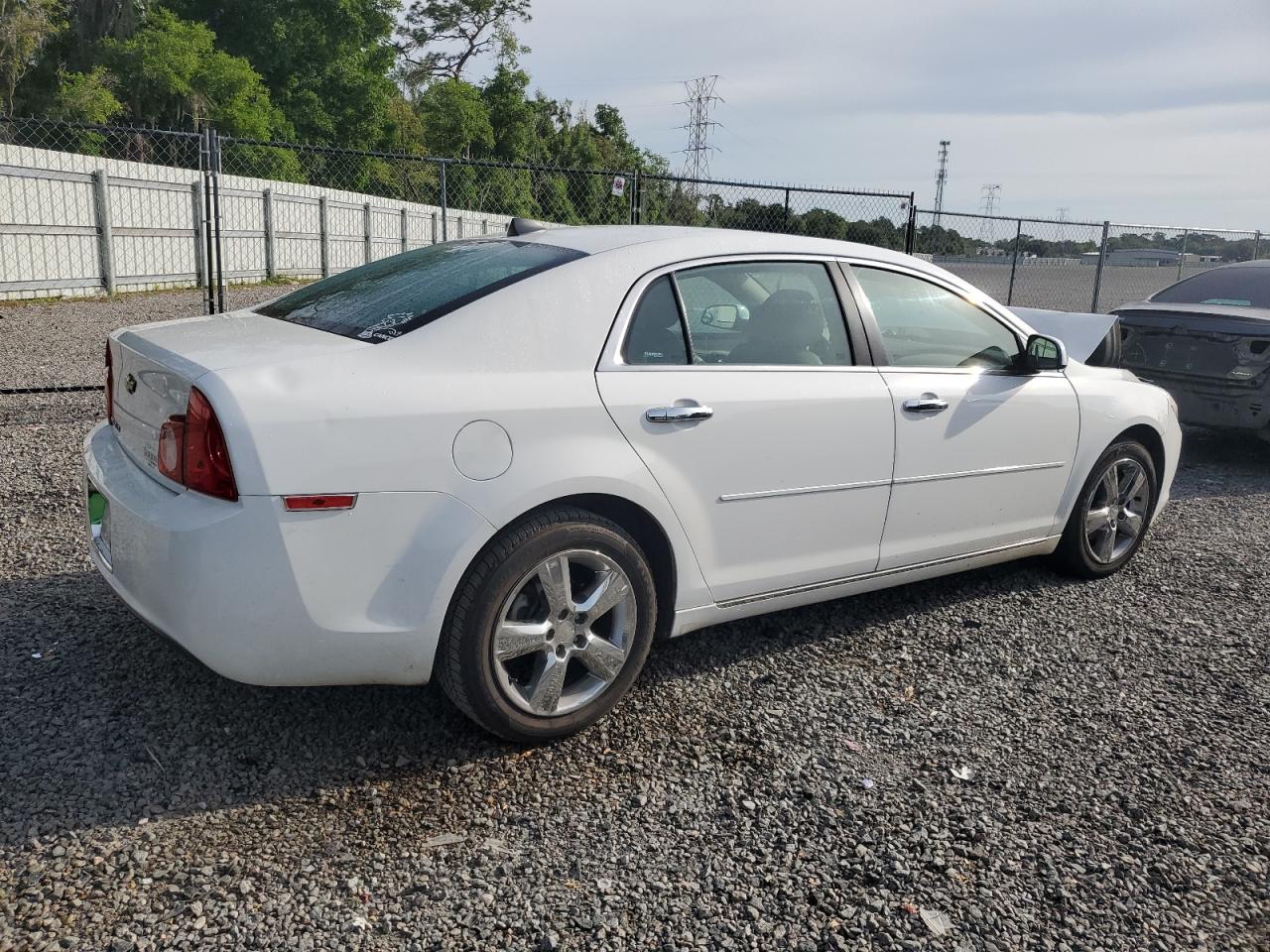 Photo 2 VIN: 1G1ZD5EU1CF383462 - CHEVROLET MALIBU 