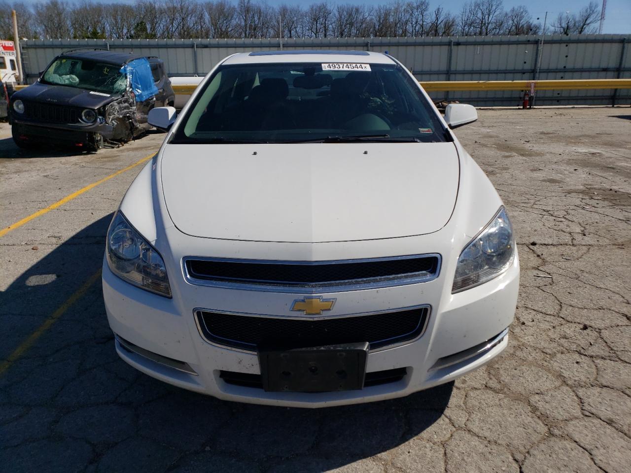 Photo 4 VIN: 1G1ZD5EU2CF330074 - CHEVROLET MALIBU 