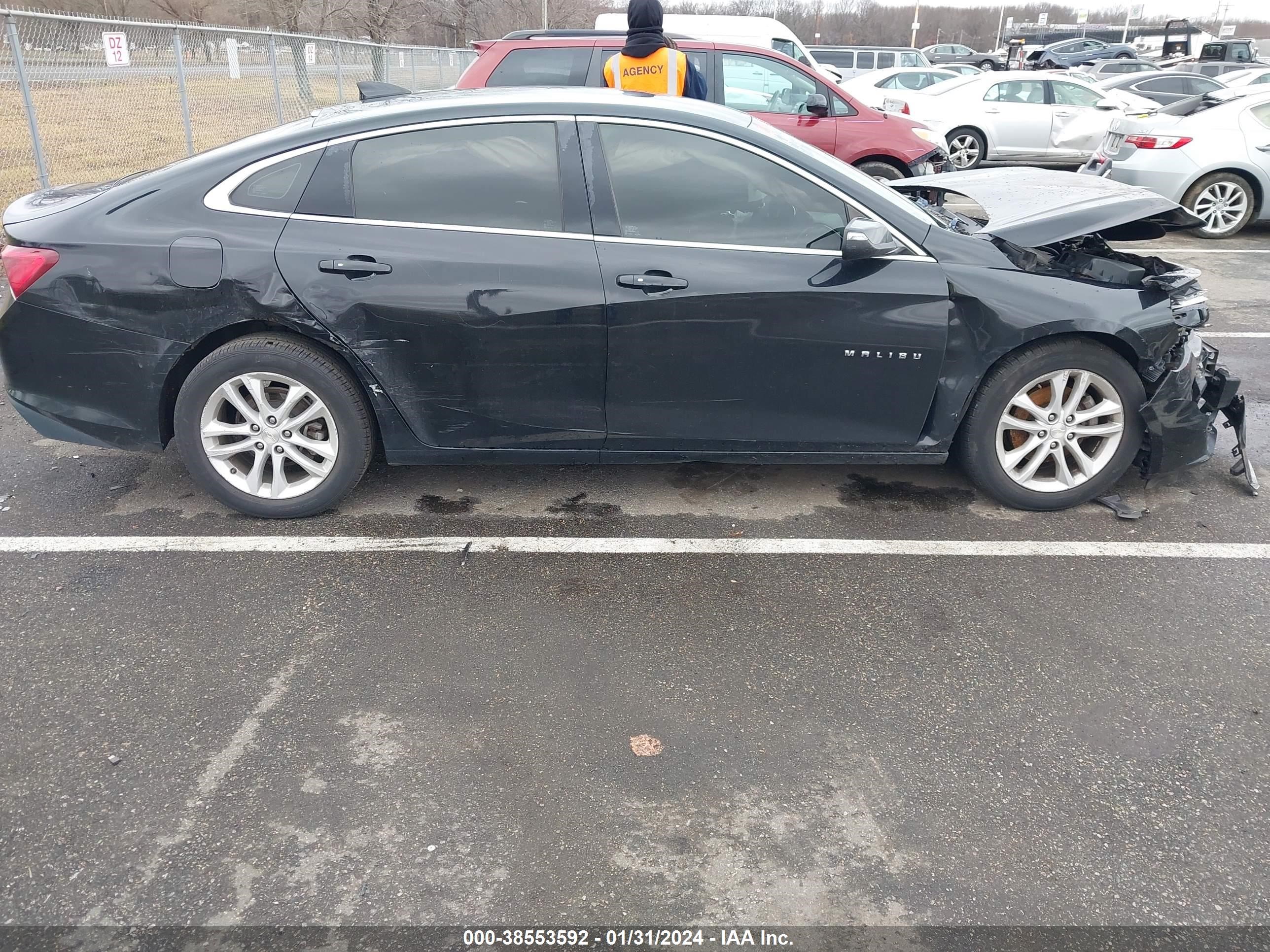 Photo 12 VIN: 1G1ZD5ST0JF134319 - CHEVROLET MALIBU 