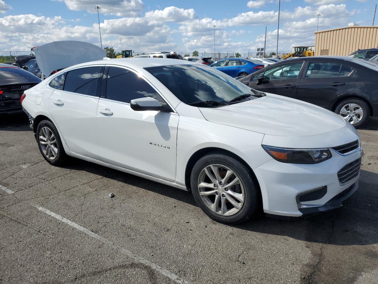 Photo 3 VIN: 1G1ZD5ST0JF184668 - CHEVROLET MALIBU 