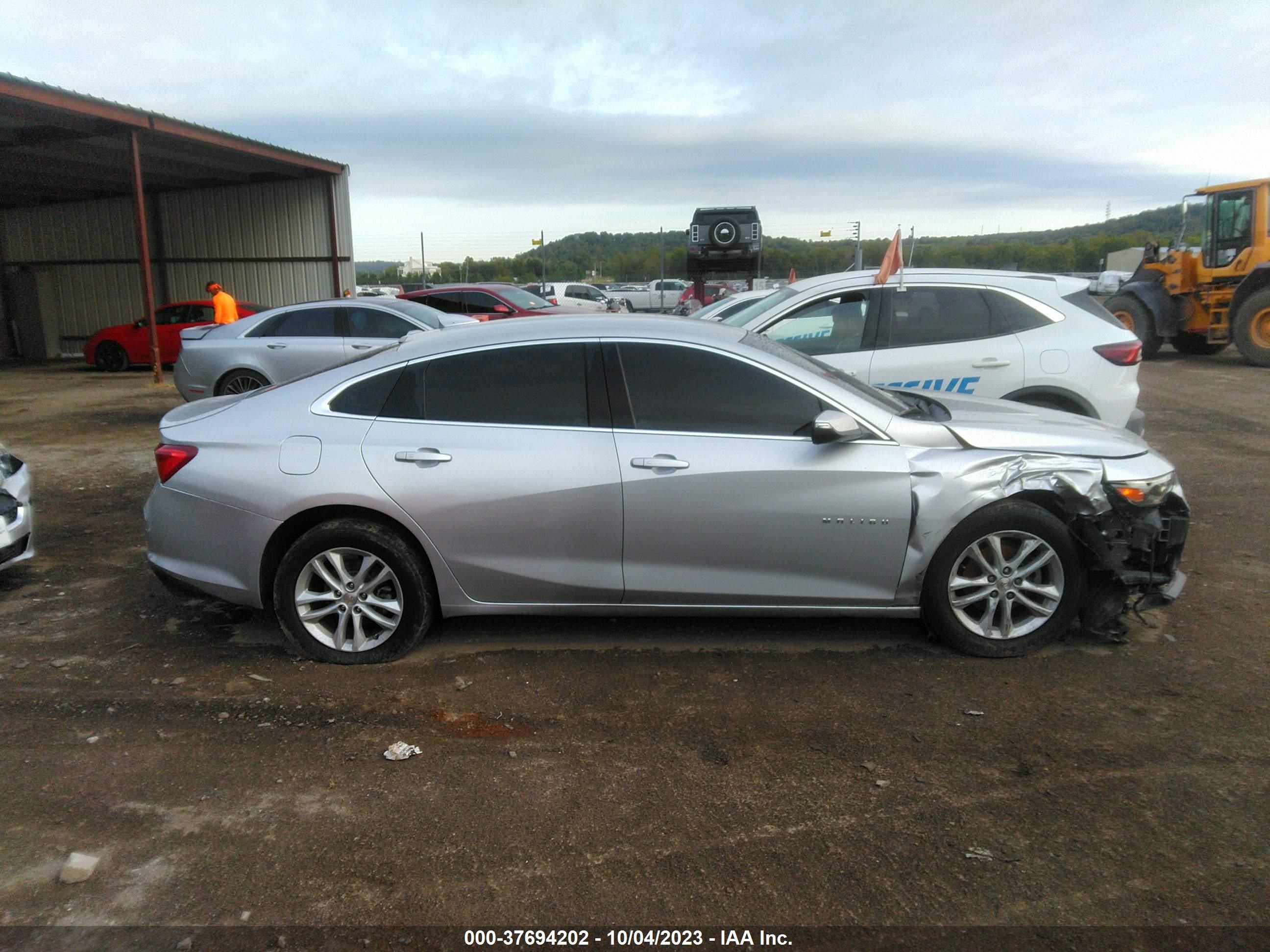 Photo 12 VIN: 1G1ZD5ST0JF229771 - CHEVROLET MALIBU 