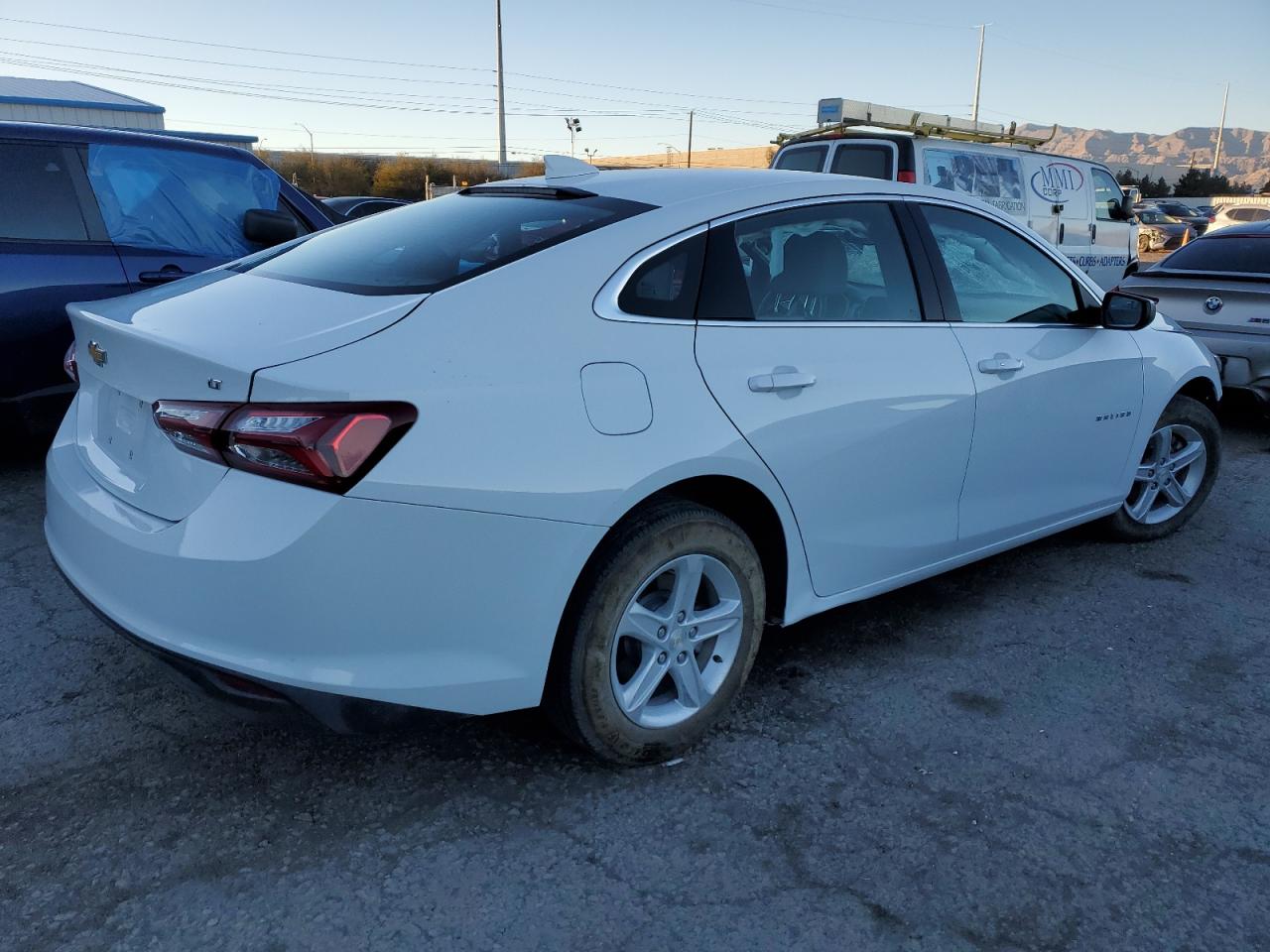 Photo 2 VIN: 1G1ZD5ST0NF147061 - CHEVROLET MALIBU 