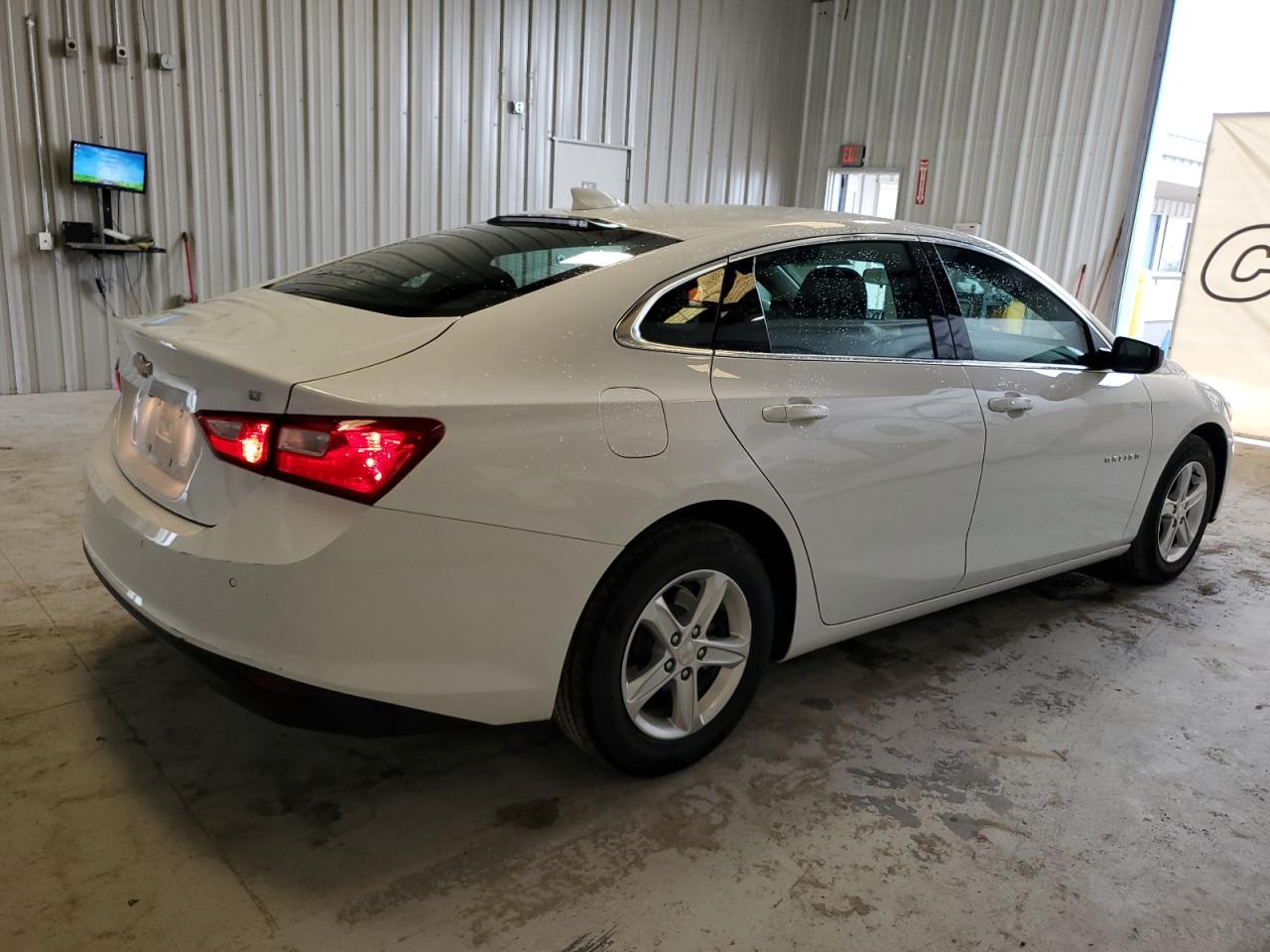 Photo 2 VIN: 1G1ZD5ST0PF170682 - CHEVROLET MALIBU 