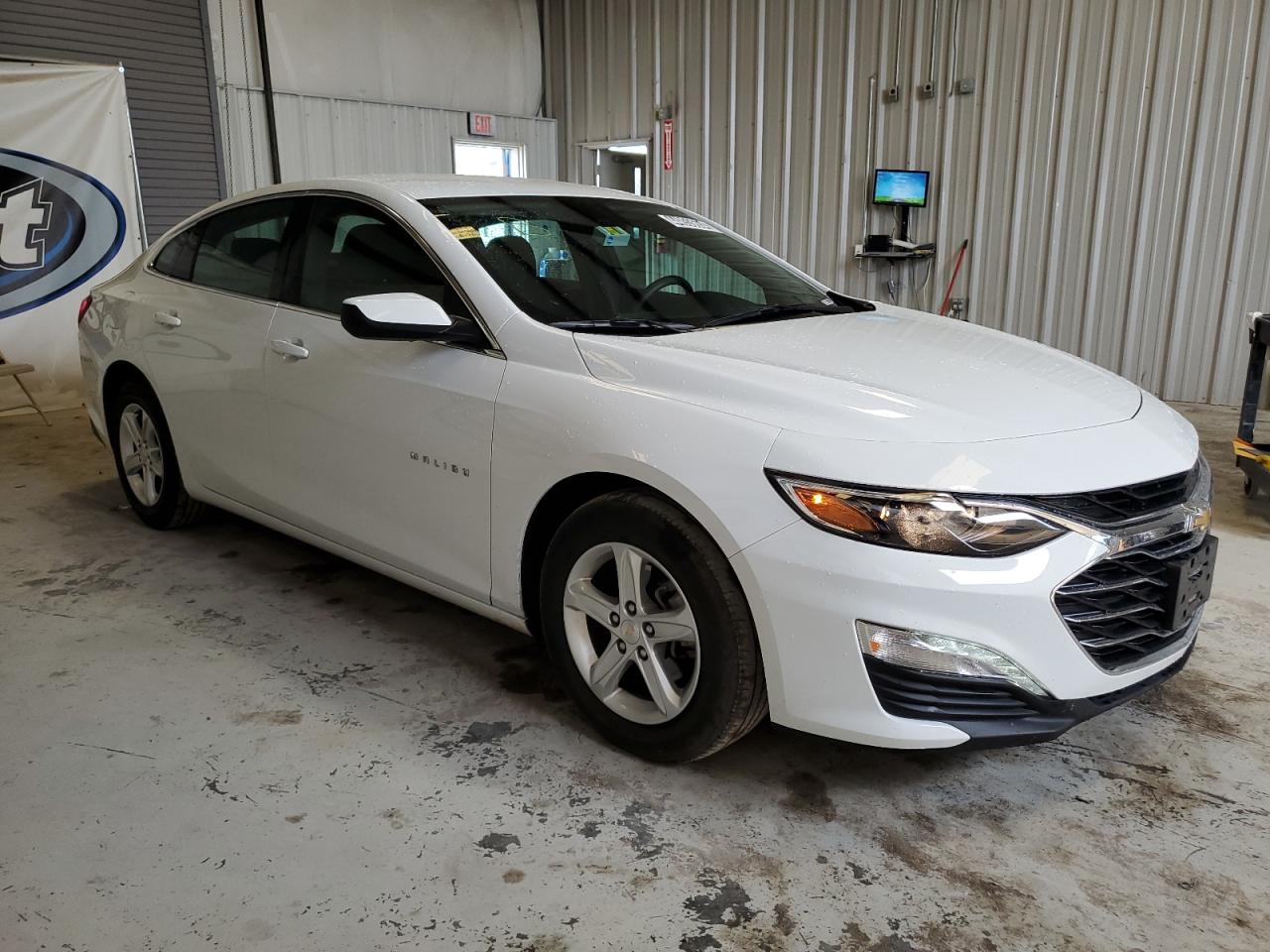 Photo 3 VIN: 1G1ZD5ST0PF170682 - CHEVROLET MALIBU 