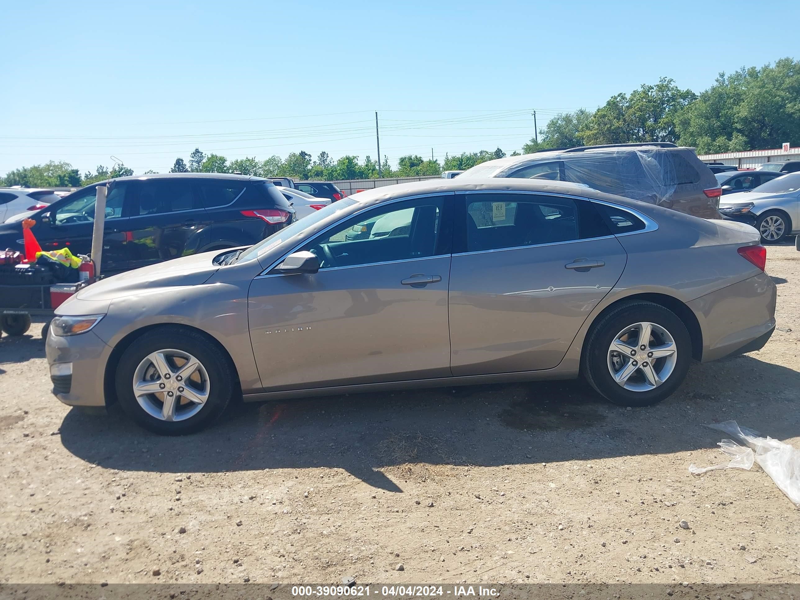 Photo 13 VIN: 1G1ZD5ST0PF178300 - CHEVROLET MALIBU 