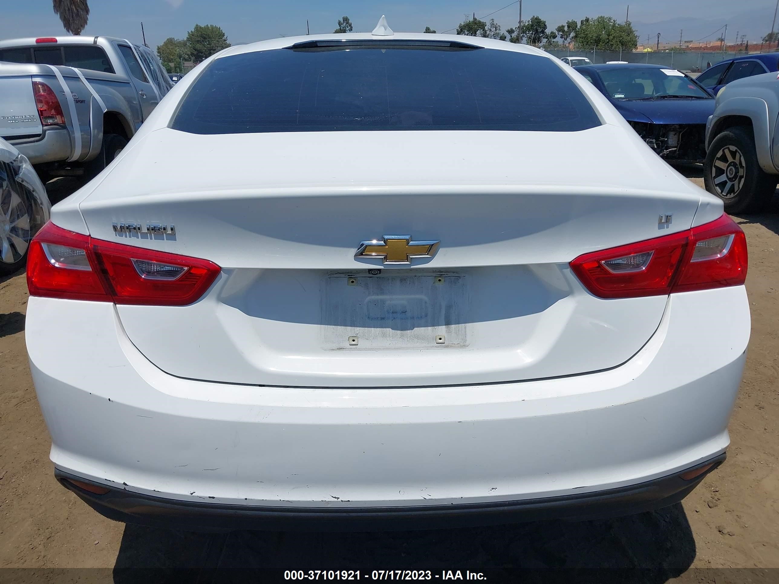 Photo 15 VIN: 1G1ZD5ST1JF190009 - CHEVROLET MALIBU 