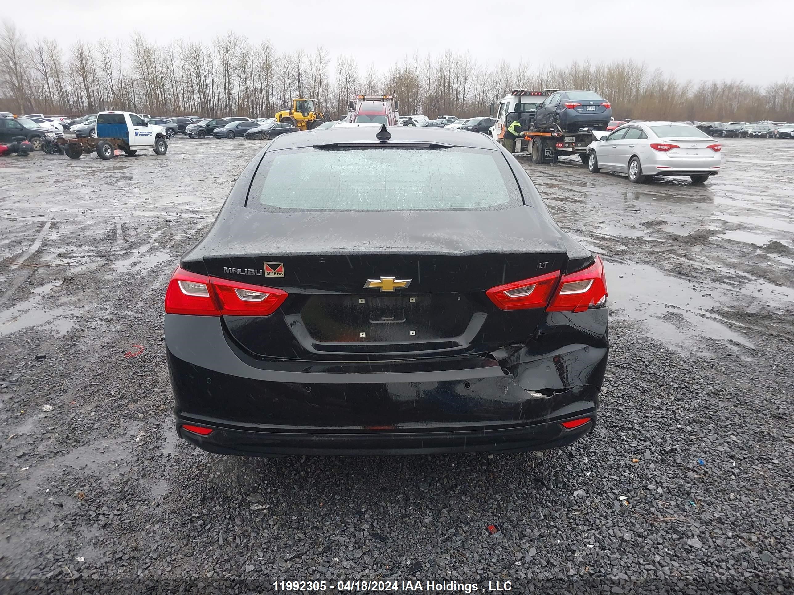 Photo 15 VIN: 1G1ZD5ST1JF201820 - CHEVROLET MALIBU 