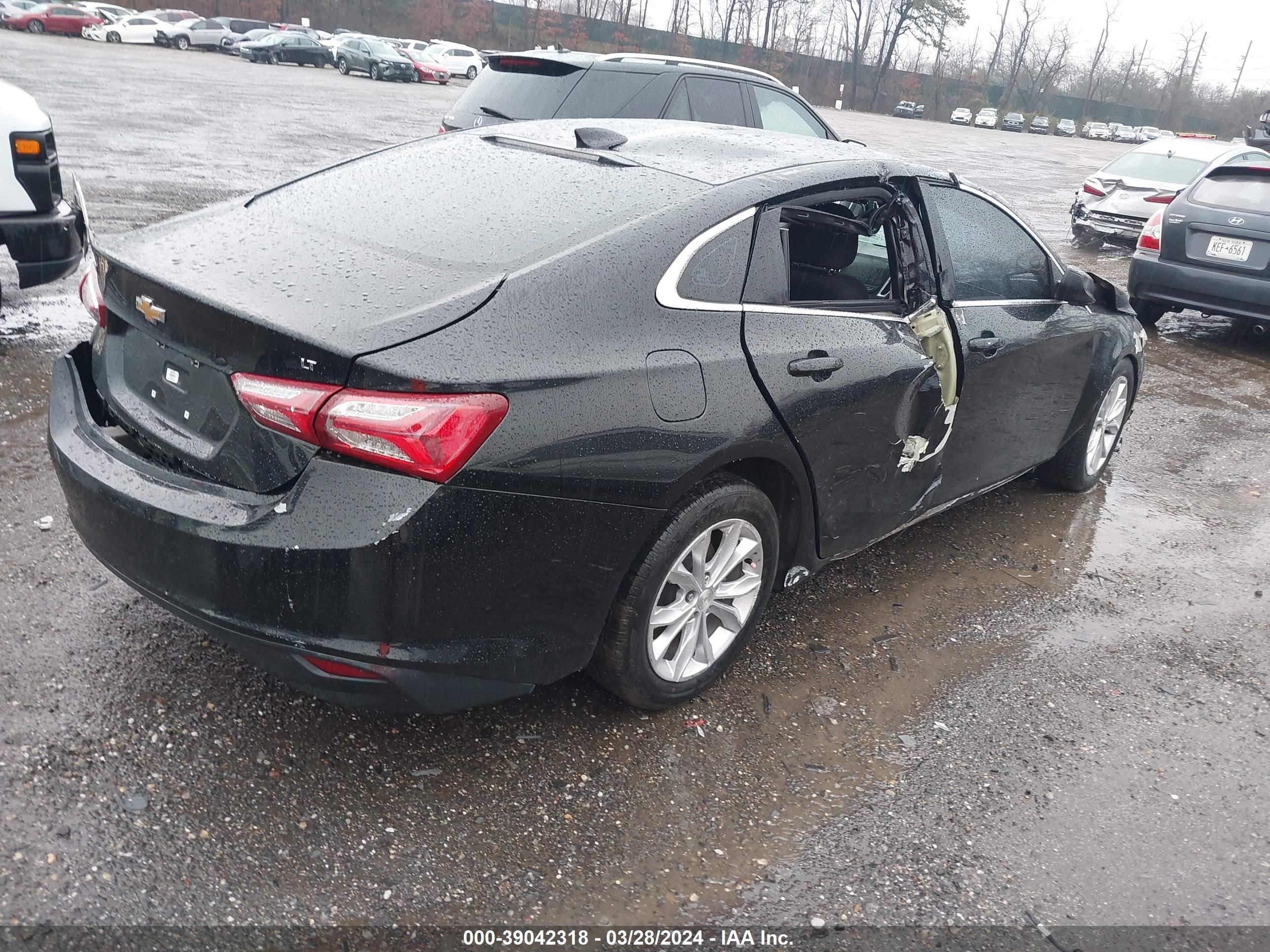 Photo 3 VIN: 1G1ZD5ST1KF165757 - CHEVROLET MALIBU 