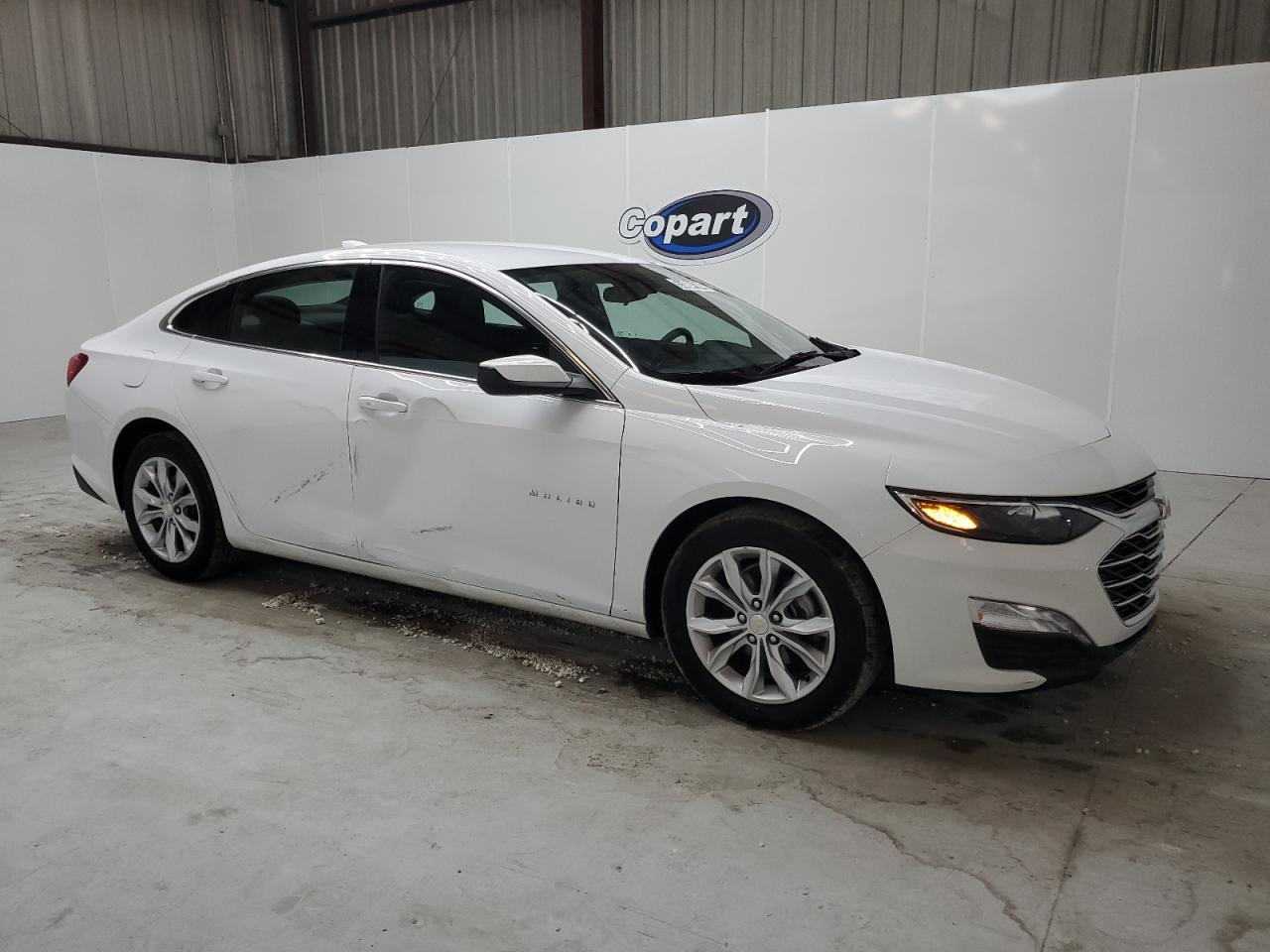 Photo 3 VIN: 1G1ZD5ST1PF130997 - CHEVROLET MALIBU 