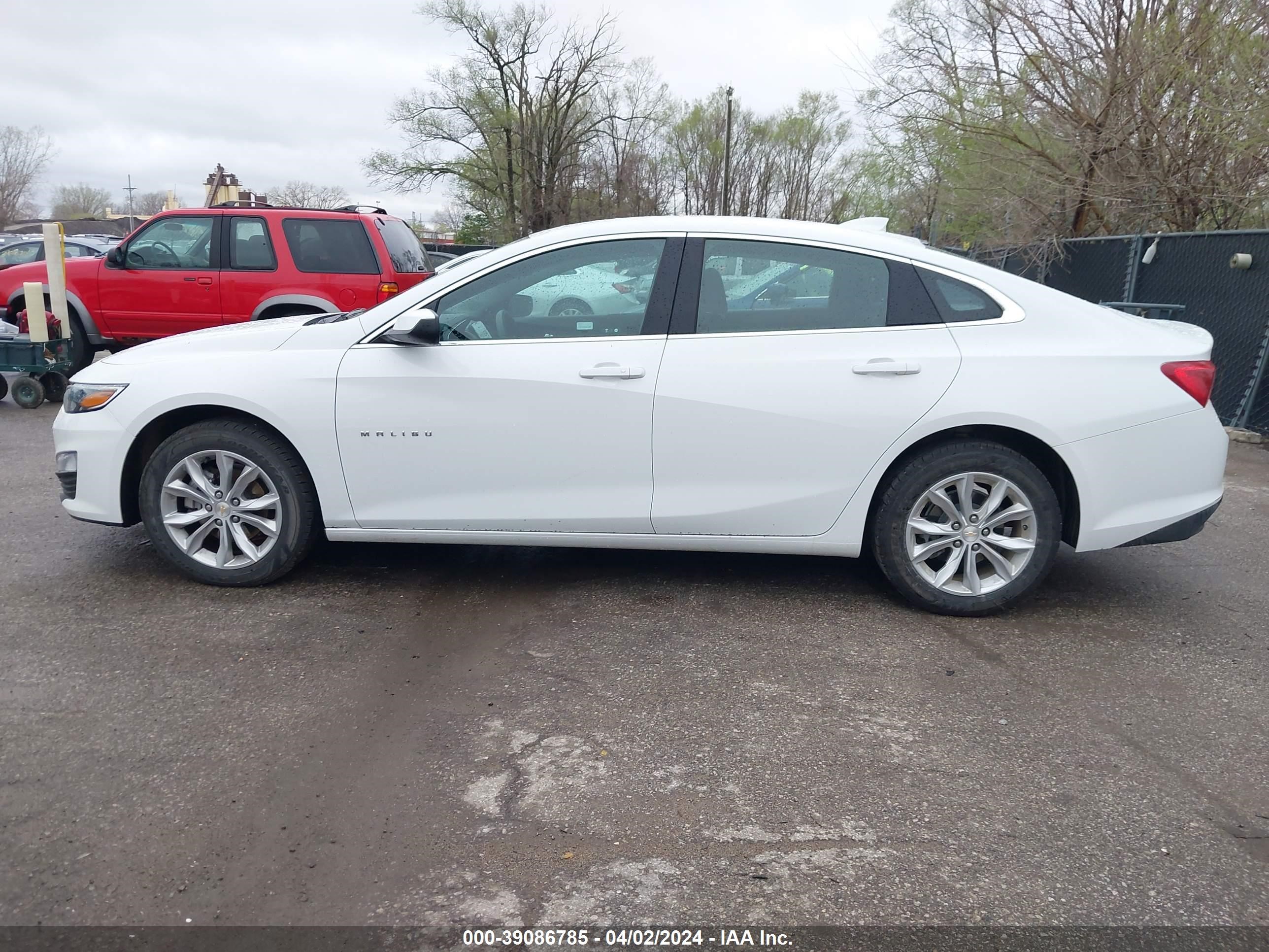 Photo 13 VIN: 1G1ZD5ST1RF118092 - CHEVROLET MALIBU 