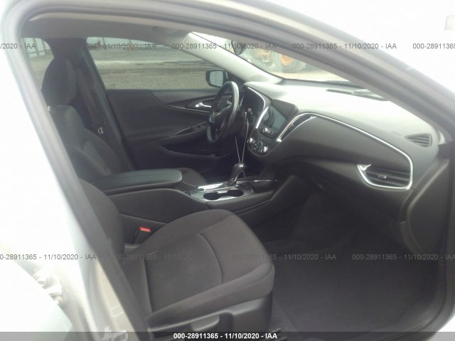 Photo 4 VIN: 1G1ZD5ST2JF232106 - CHEVROLET MALIBU 