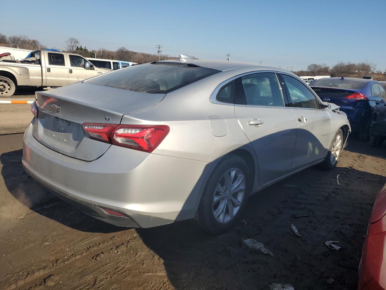 Photo 2 VIN: 1G1ZD5ST2KF184401 - CHEVROLET MALIBU 