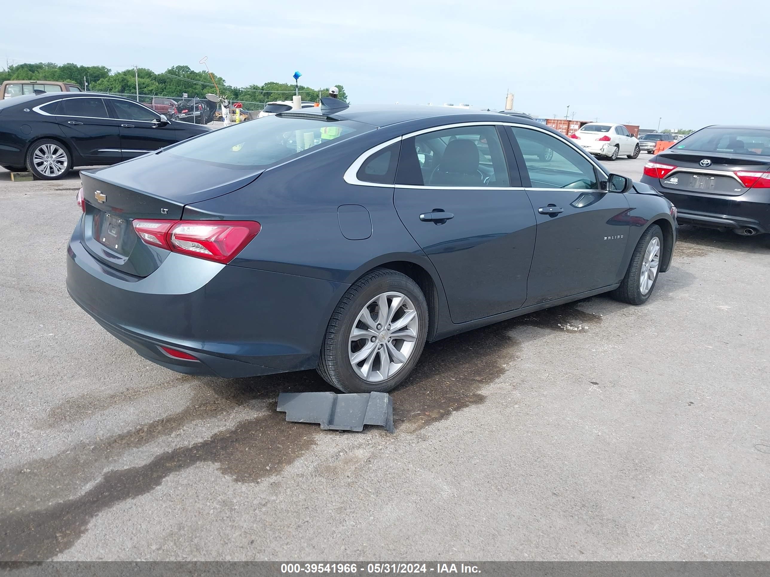 Photo 3 VIN: 1G1ZD5ST2LF053678 - CHEVROLET MALIBU 